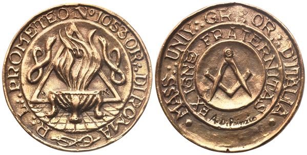 Medaglia R. L. "Prometeo" N° 1053 Or. Di Roma (39,8 mm)  - Auction MASONIC MEDALS & JEWELS From the Early 19th to the Late 20th Century - Bertolami Fine Art - Casa d'Aste