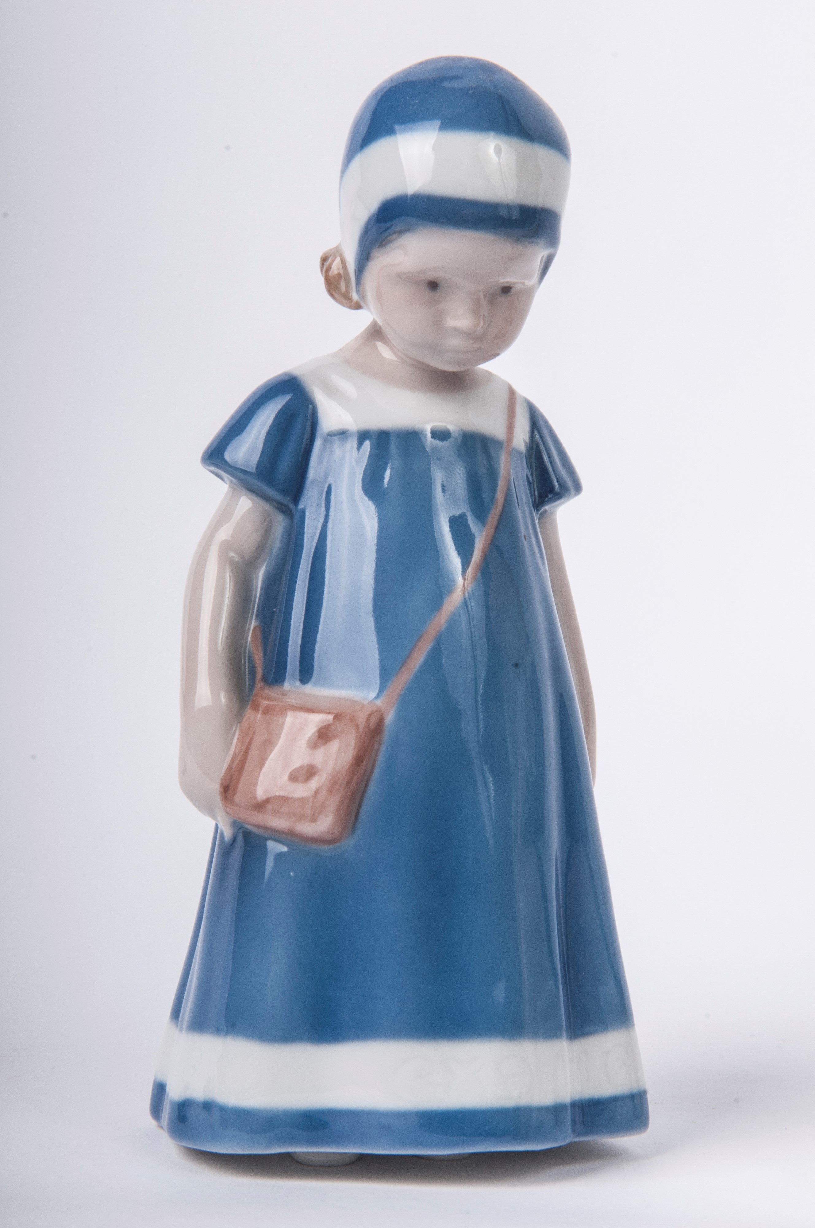 Lotto di Due Sculture a Forma di Bambine