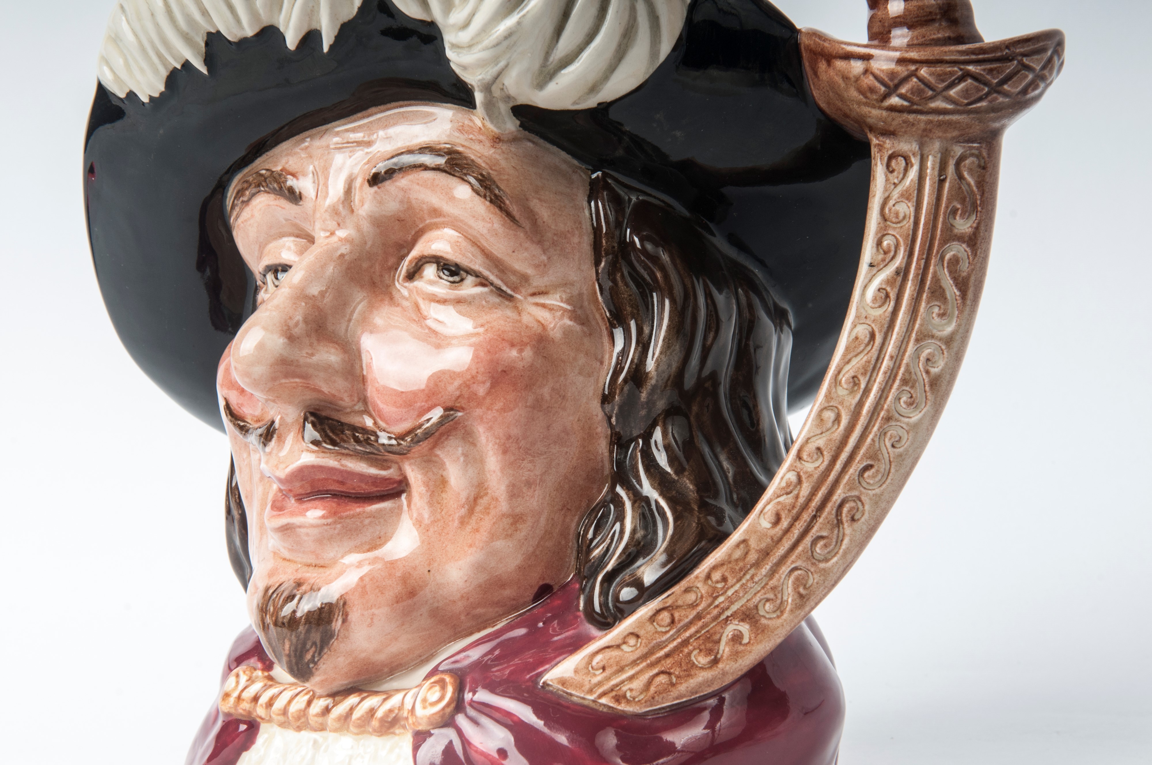 Porthos, Versatoio a Forma di Scultura