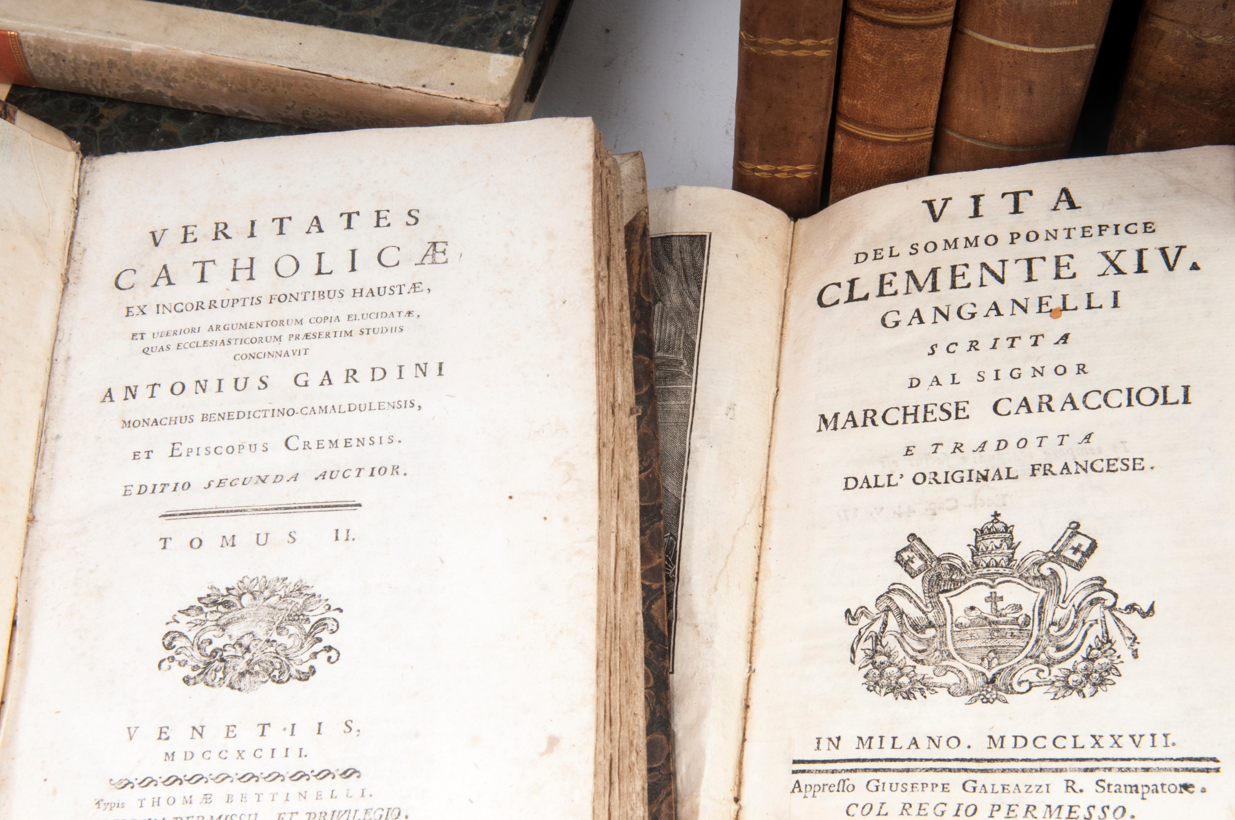 Lotto di Nove Libri