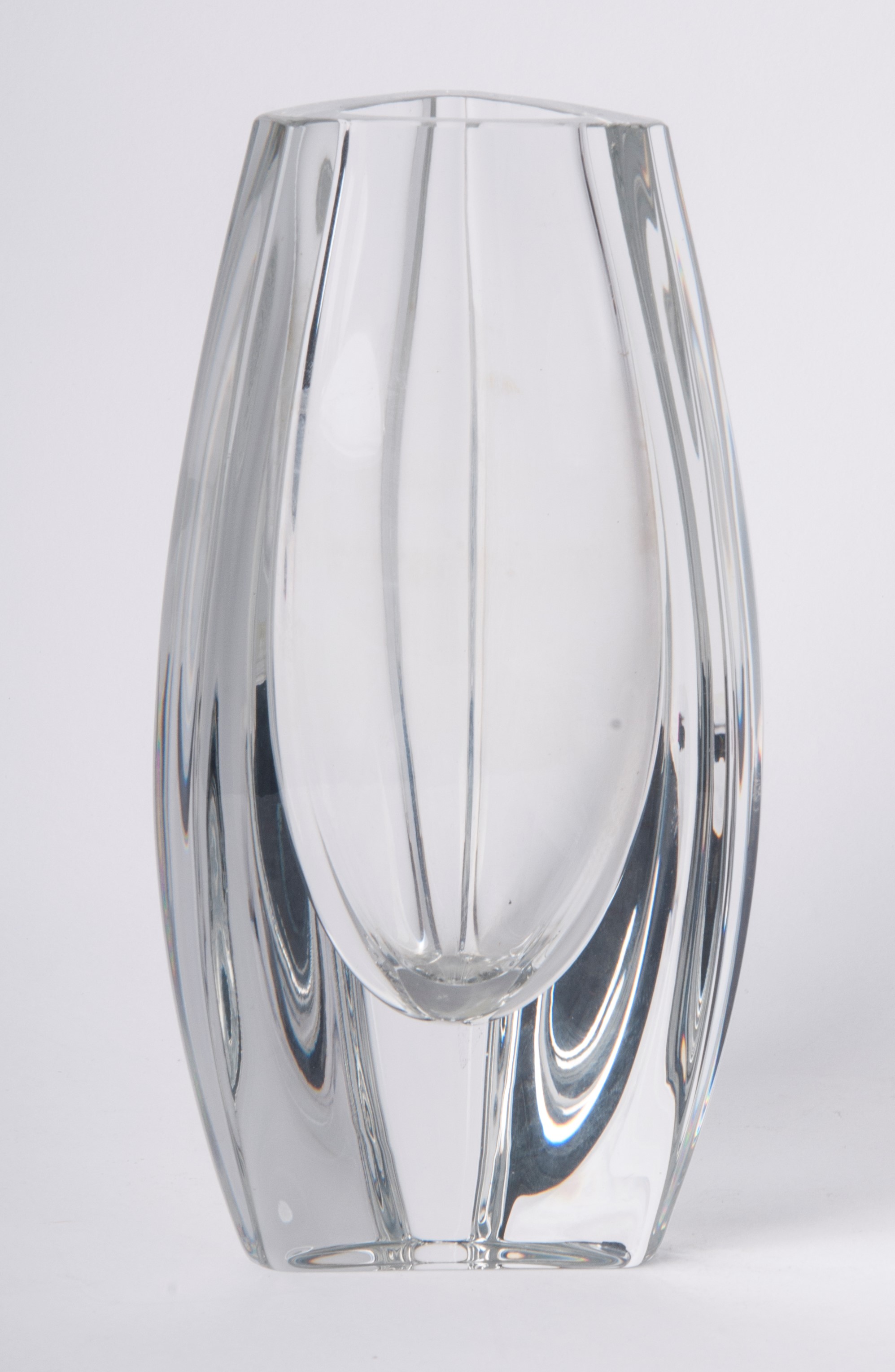 Vaso a Bulbo Triangolare in Cristallo Baccarat