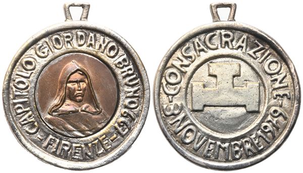 Medaglia Capitolo Giordano Bruno 667 Firenze, Consacrazione 3 Novembre 1979 (45,5 mm)  - Auction MASONIC MEDALS & JEWELS From the Early 19th to the Late 20th Century - Bertolami Fine Art - Casa d'Aste