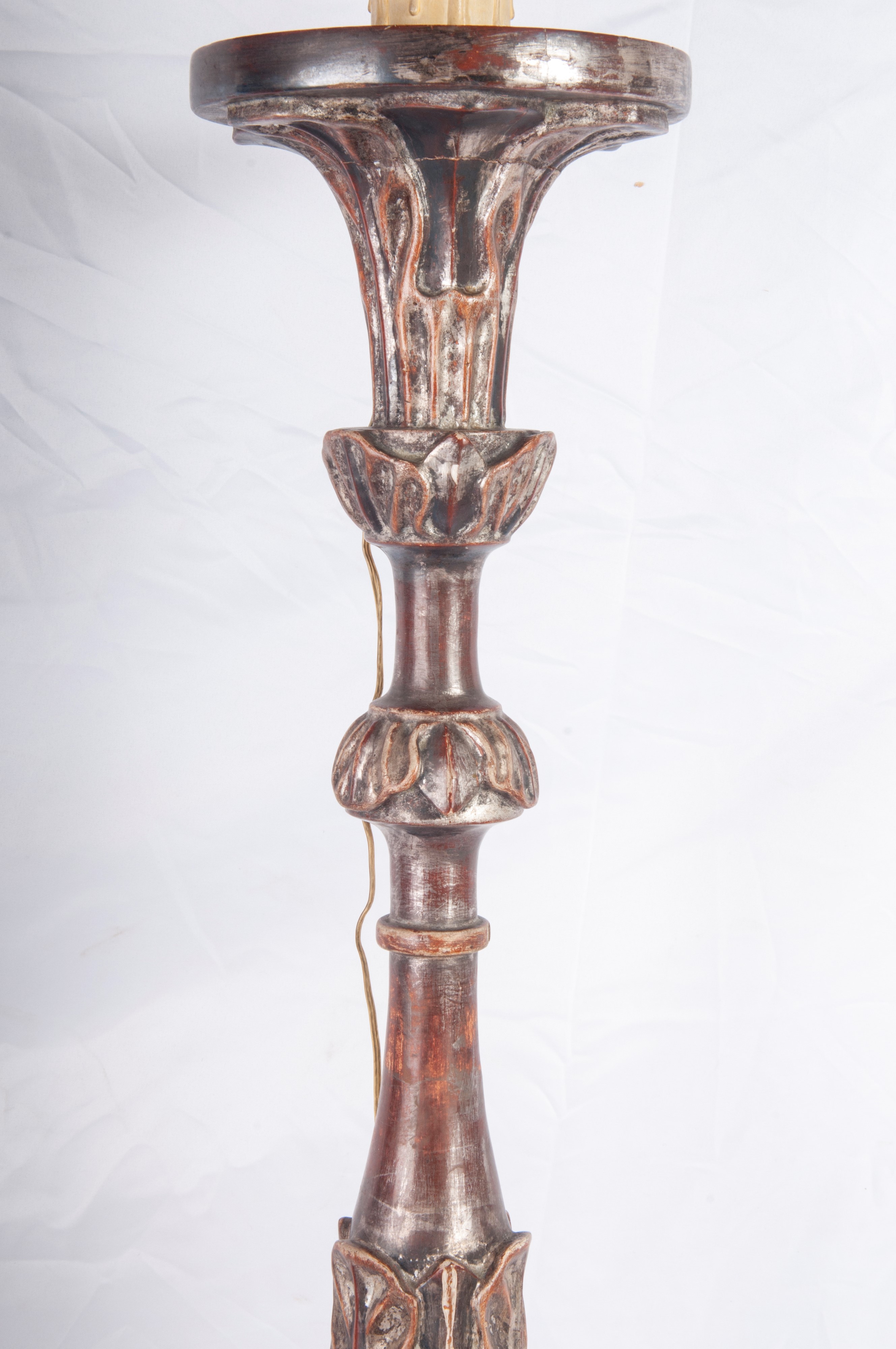 Piantana in legno dorato, fine XIX secolo - inizio XX secolo