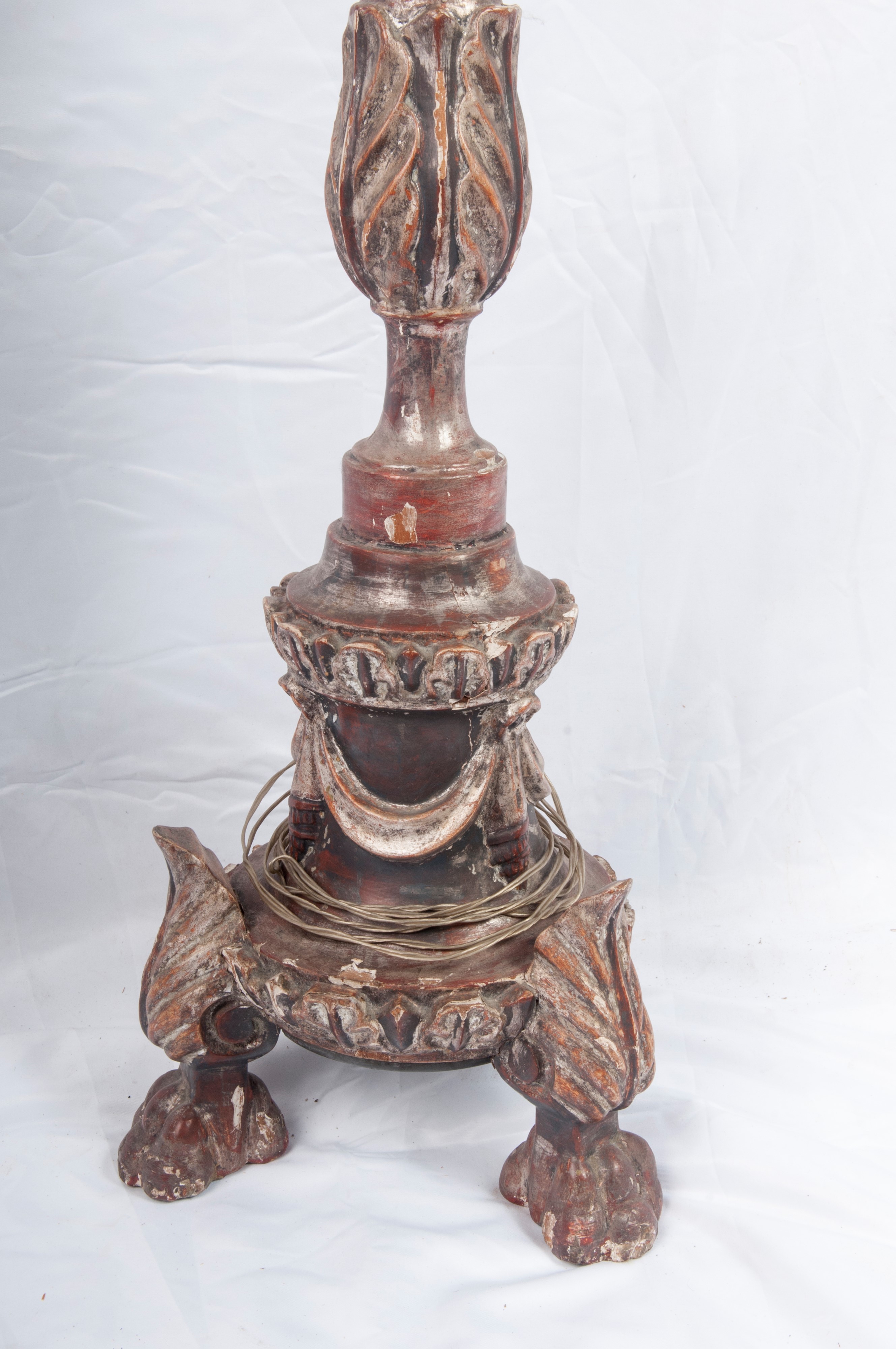 Piantana in legno dorato