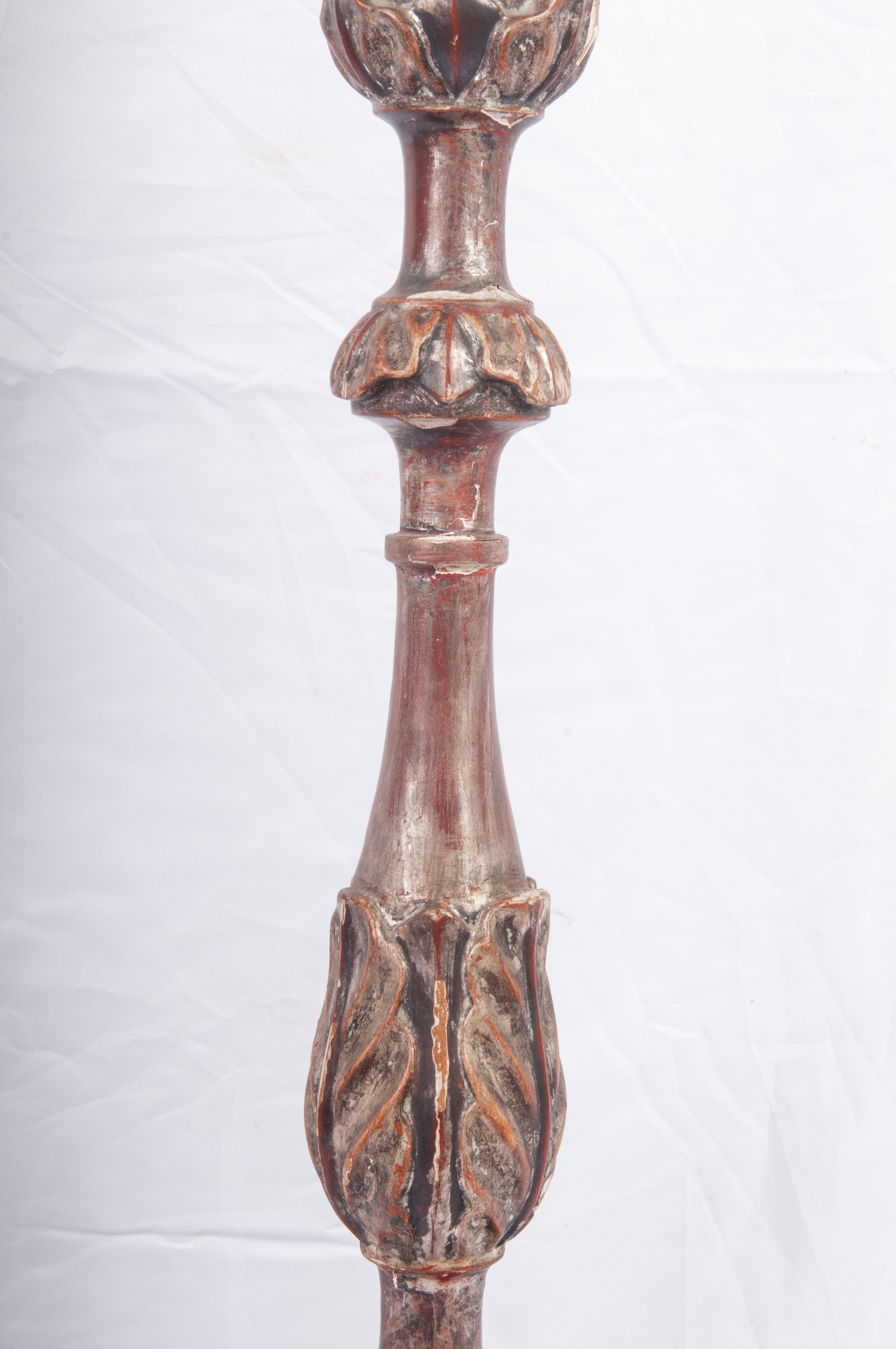 Piantana in legno dorato