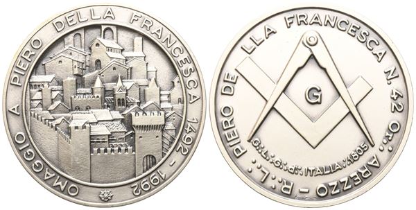 Medaglia R. L. "Piero della Francesca" N° 42 Or. Arezzo, Omaggio a Piero Della Francesca 1492 - 1992, AG (50,2 mm)  - Auction MASONIC MEDALS & JEWELS From the Early 19th to the Late 20th Century - Bertolami Fine Art - Casa d'Aste