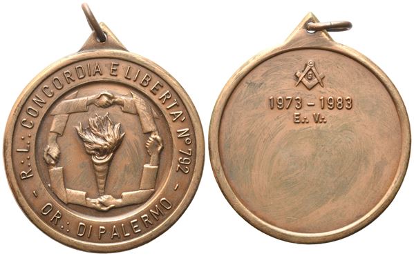Medaglia R. L. "Concordia e Libertà" N° 792 Or. Di Palermo, 1973 - 1983, AE (45,6 mm)  - Auction MASONIC MEDALS & JEWELS From the Early 19th to the Late 20th Century - Bertolami Fine Art - Casa d'Aste