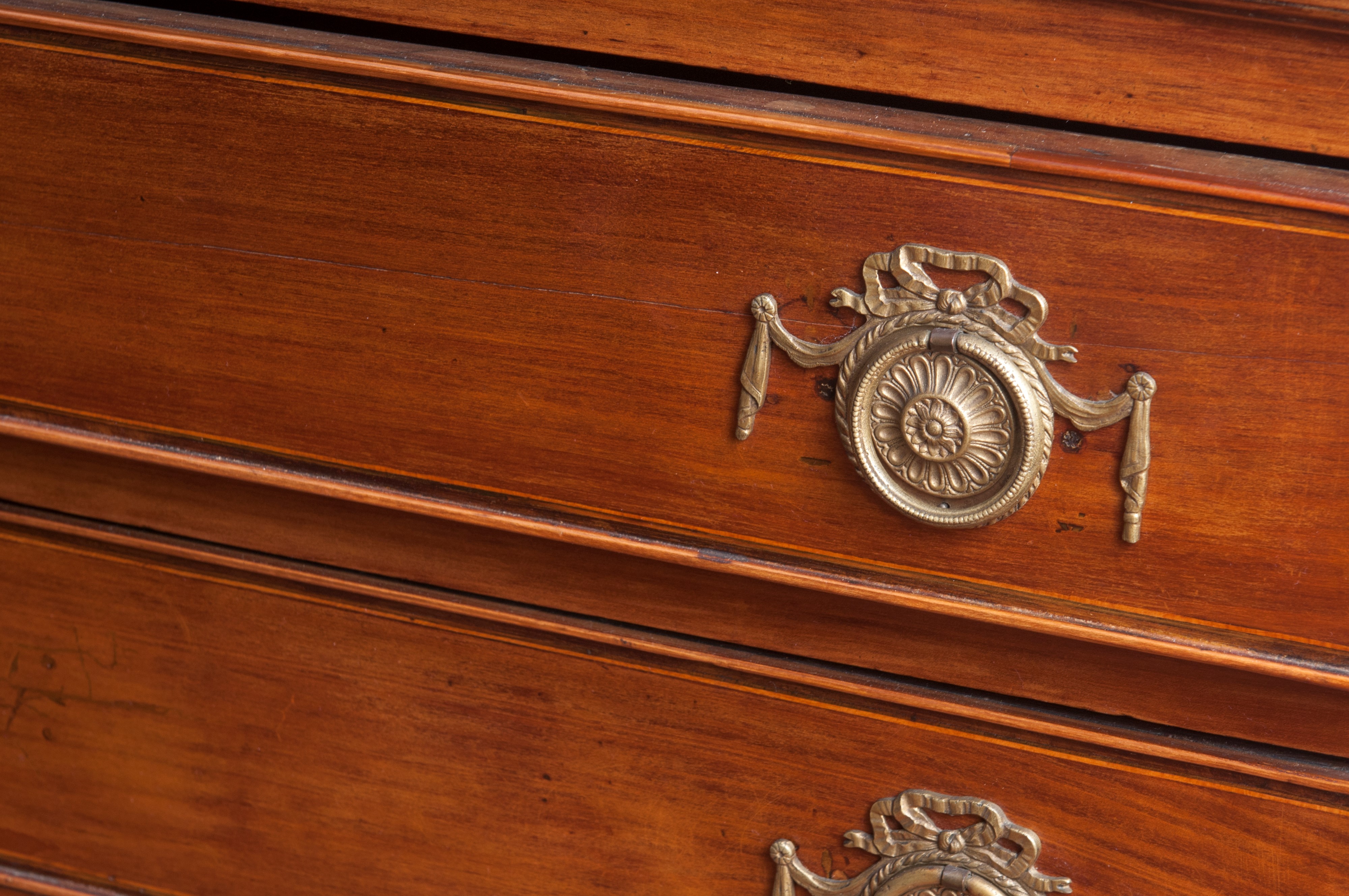 Cassettiera in Legno di Forma Rettangolare