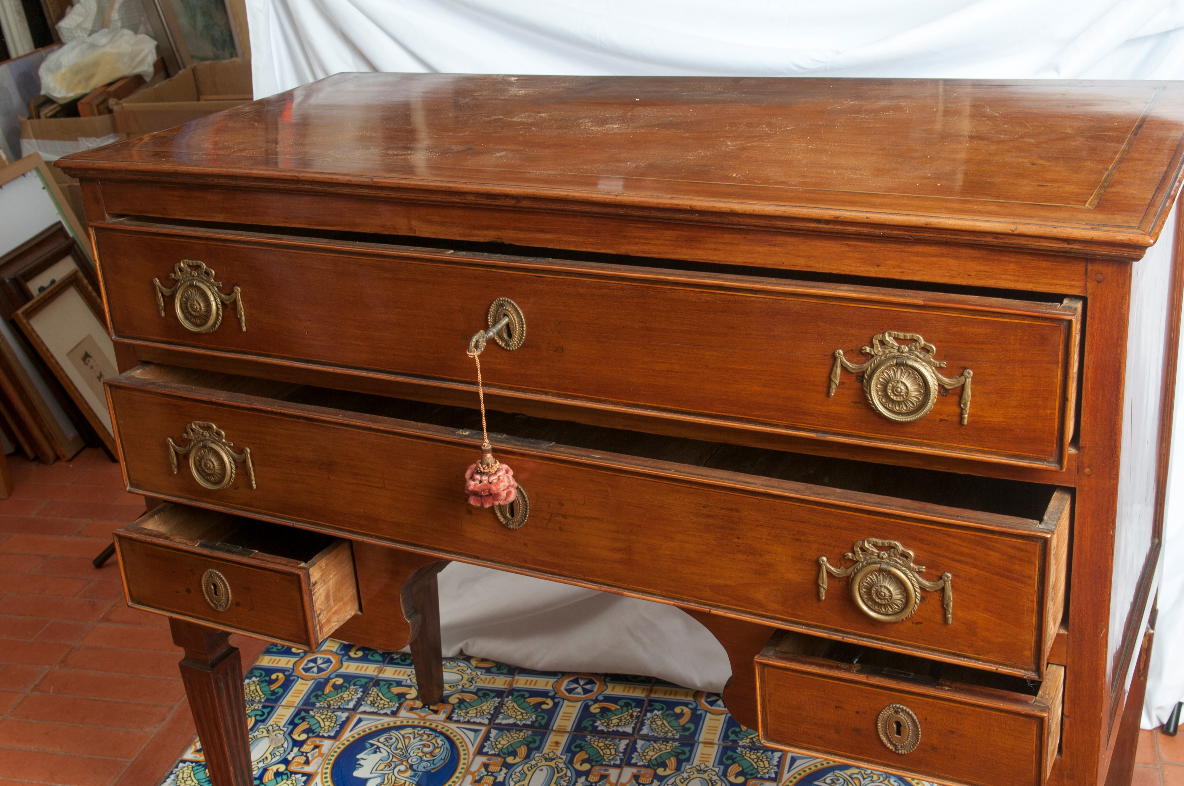 Cassettiera in Legno di Forma Rettangolare