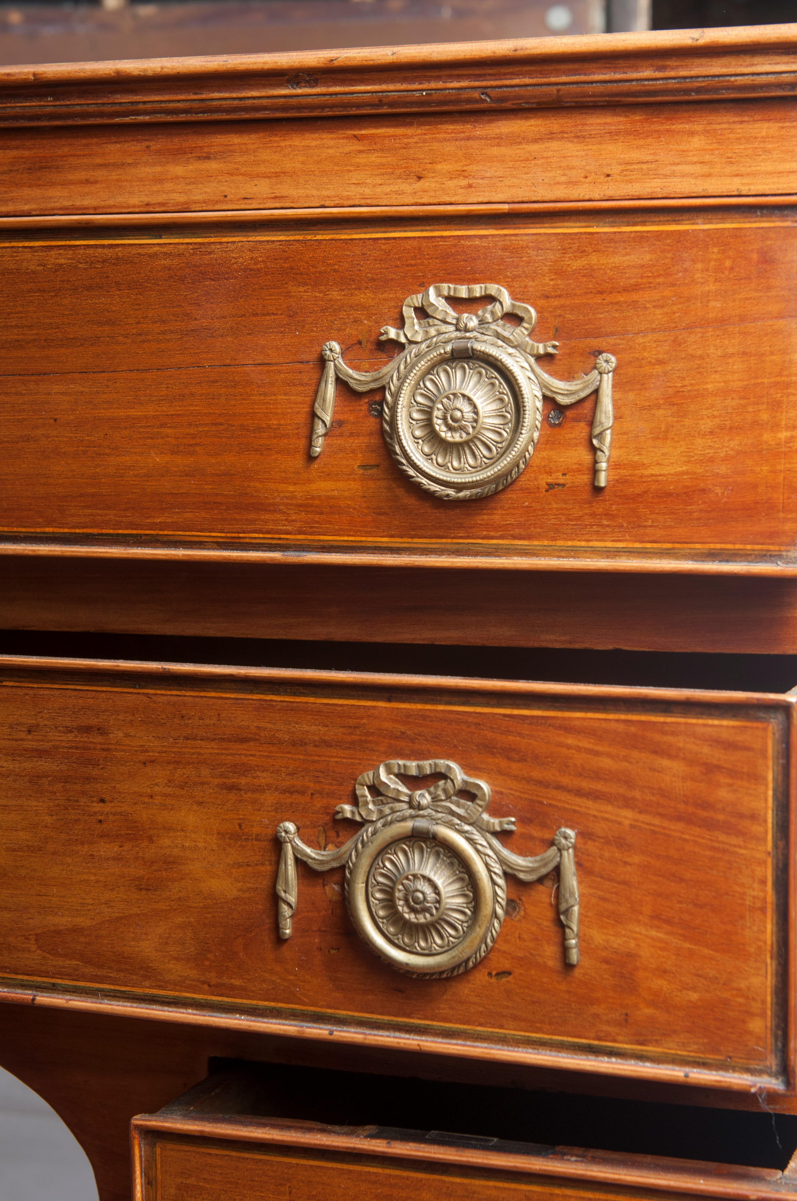 Cassettiera in Legno di Forma Rettangolare