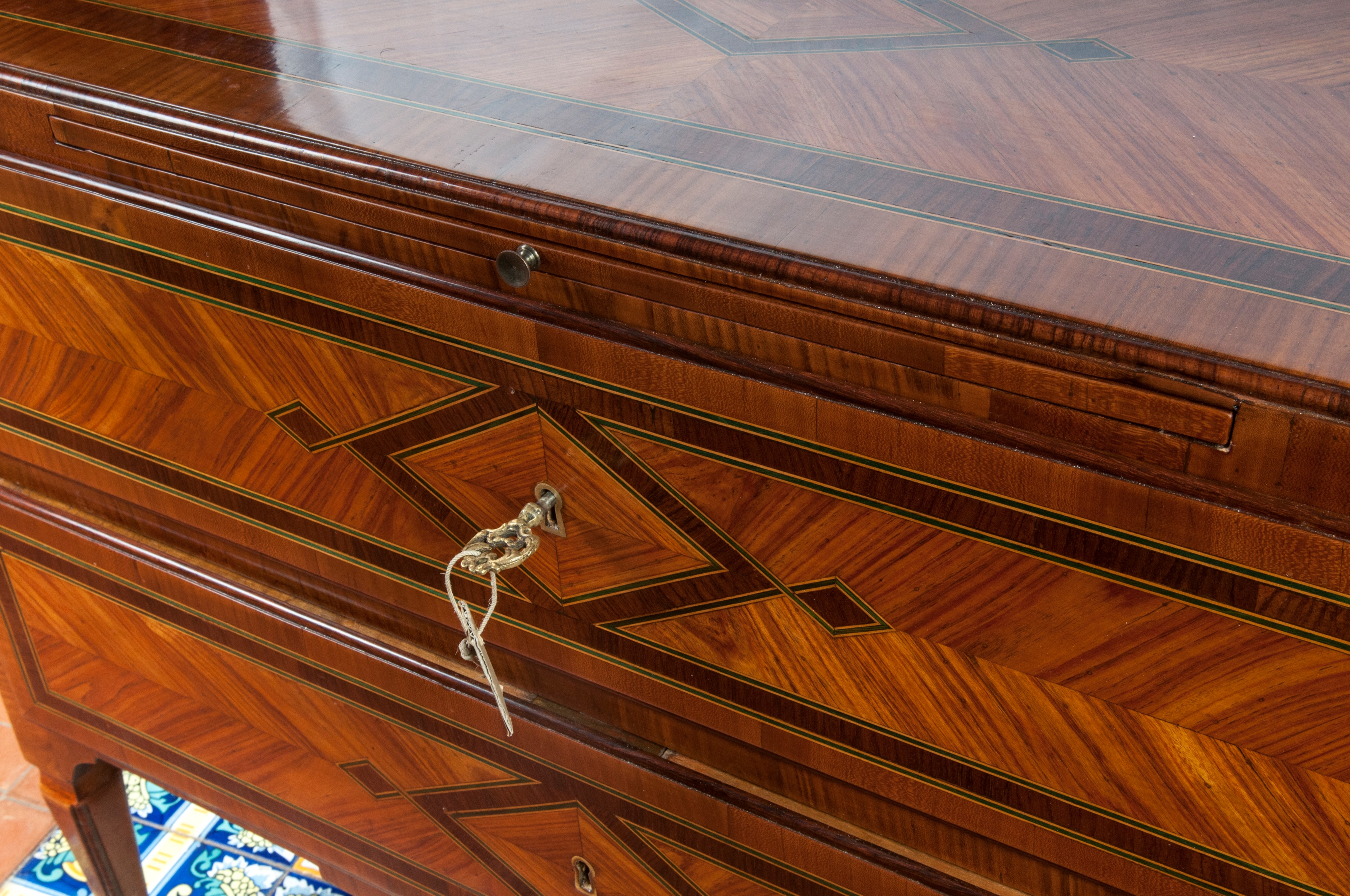 Coppia di Piccole Commode