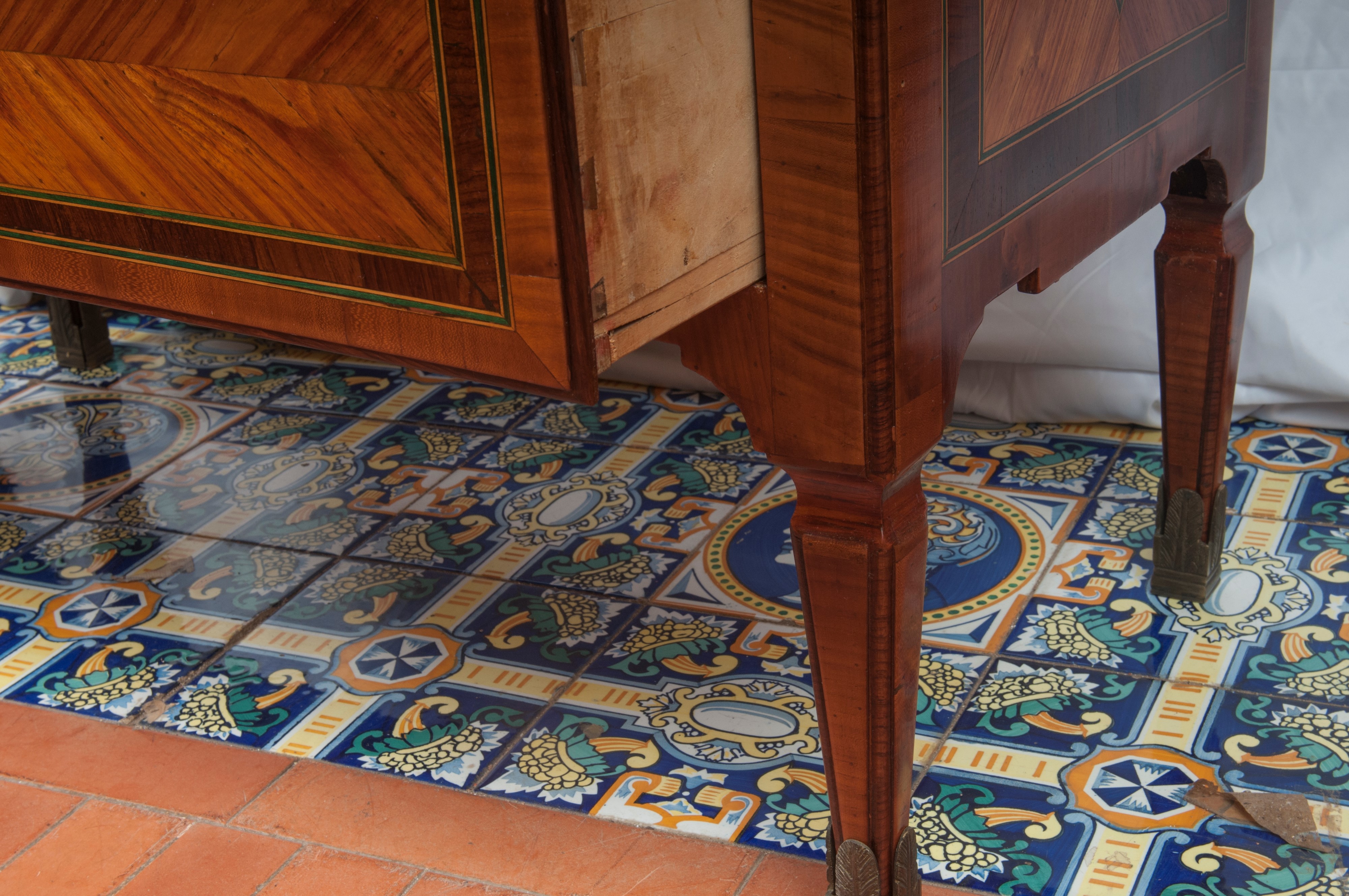 Coppia di Piccole Commode