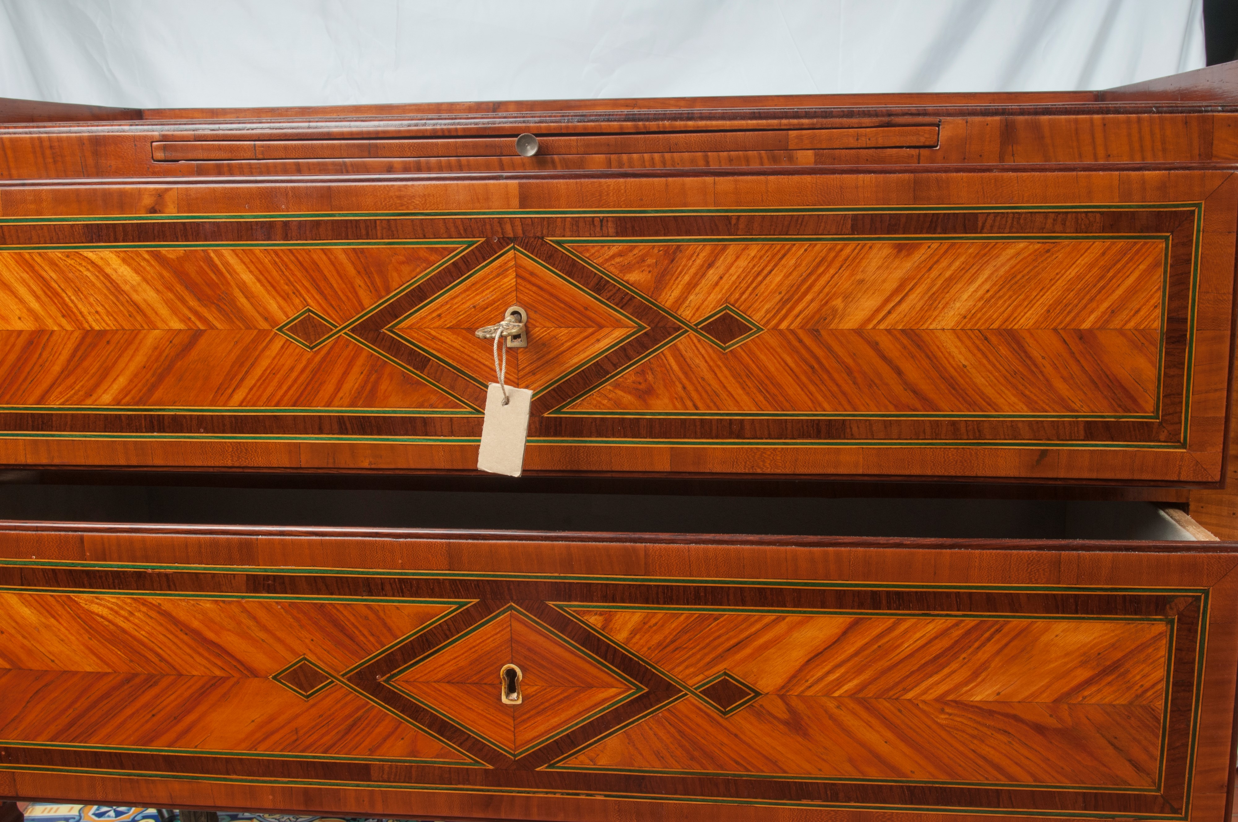 Coppia di Piccole Commode