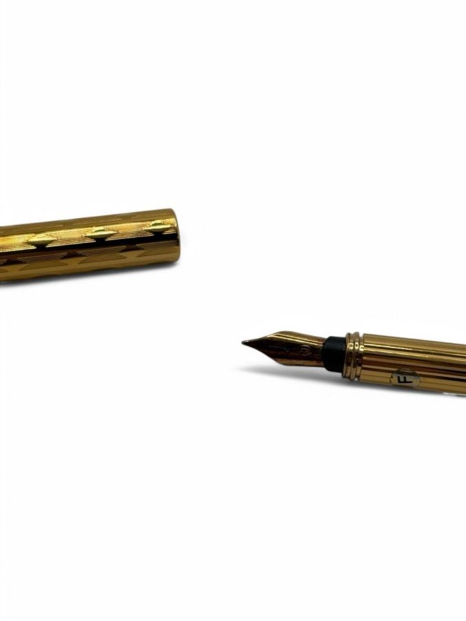Cartier - Penna a sfera placcata in oro con meccanismo a clip estensibile