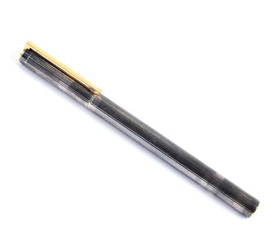 Penna stilografica con pennino rodiato in oro 18k