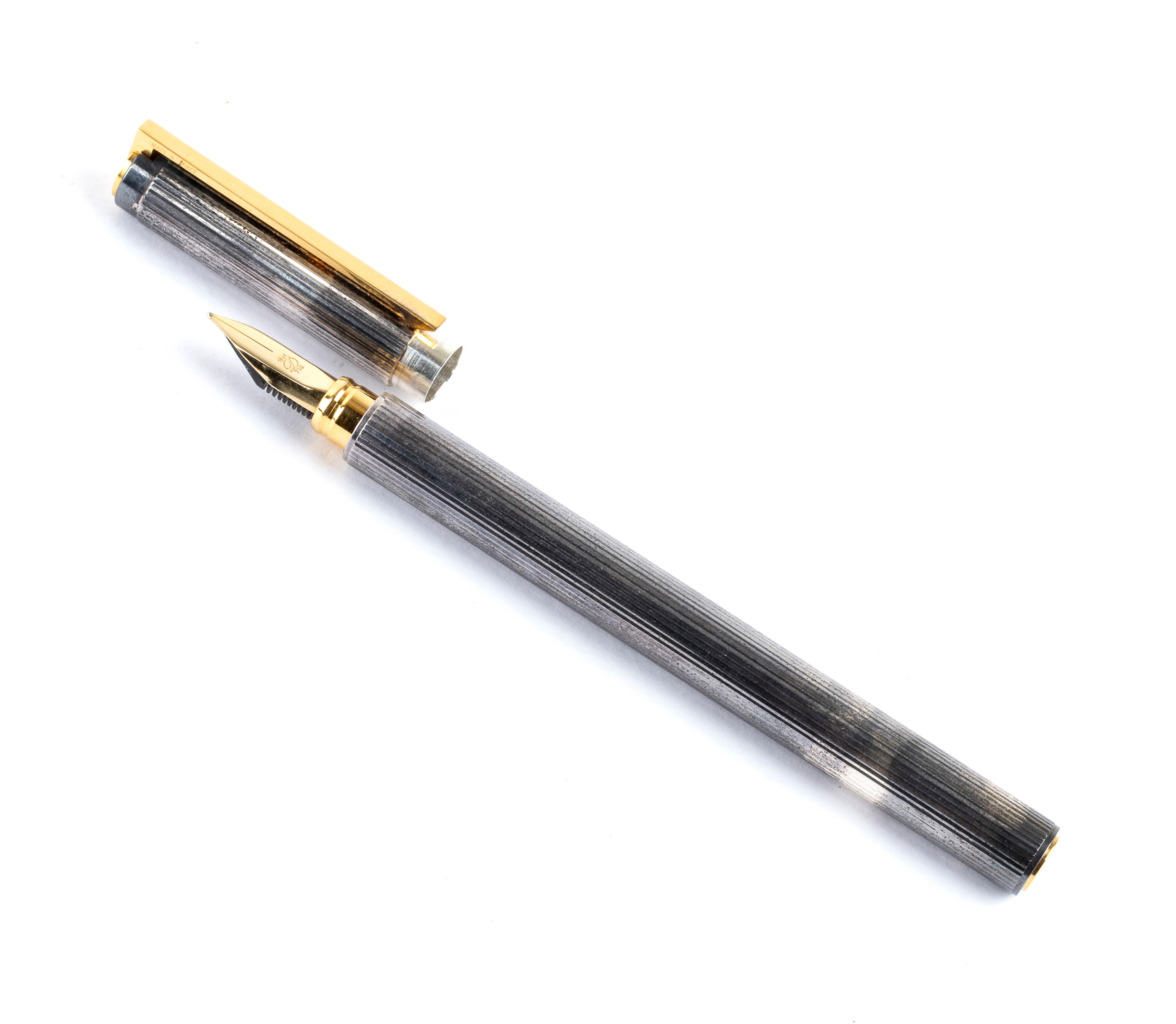Dupont - Penna stilografica con pennino rodiato in oro 18k
