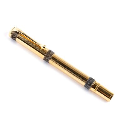 Penna stilografica dorata n. 0572 con pennino in oro 18k