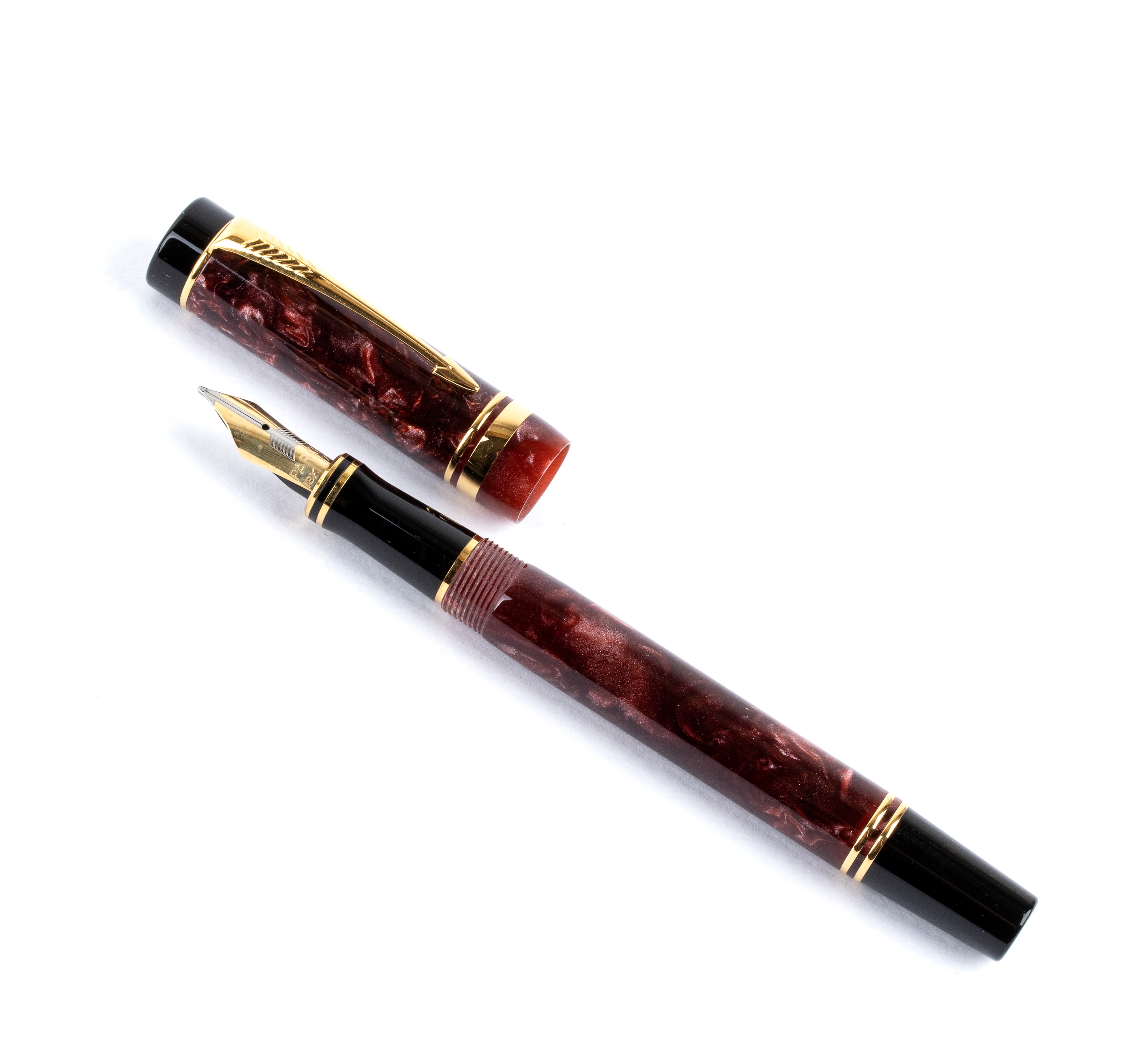 Parker - Penna stilografica in resina rossa con pennino in oro 18k
