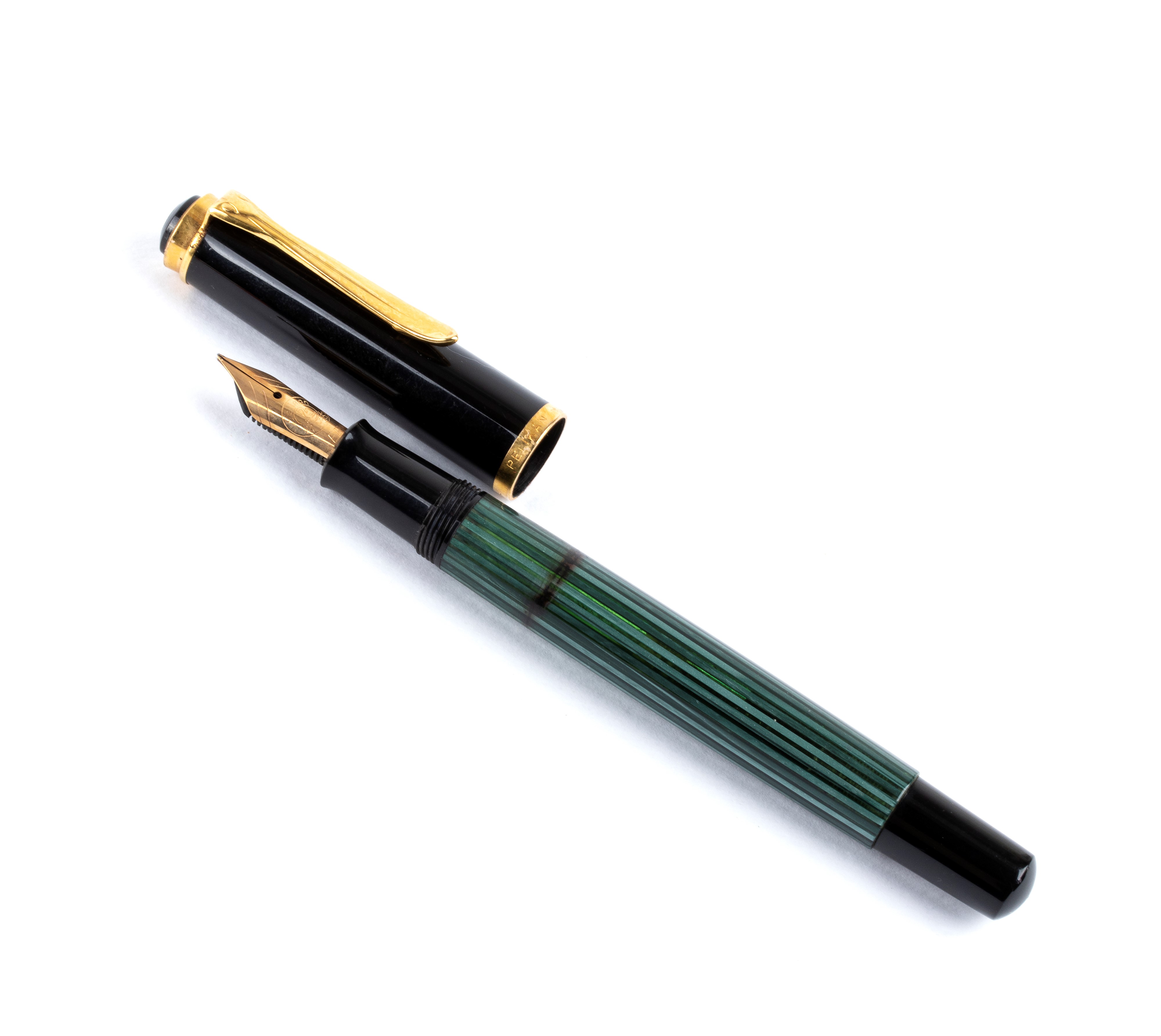 Pelikan - Penna stilografica in resina verde