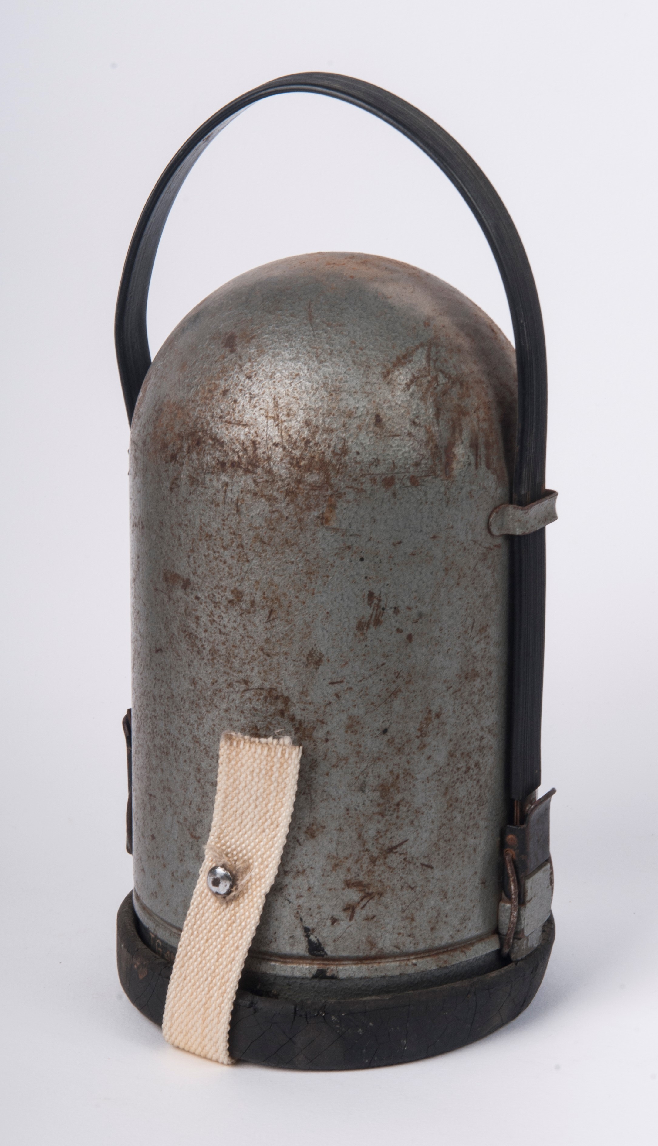 Lotto di tre strumenti da navigazione composto da: