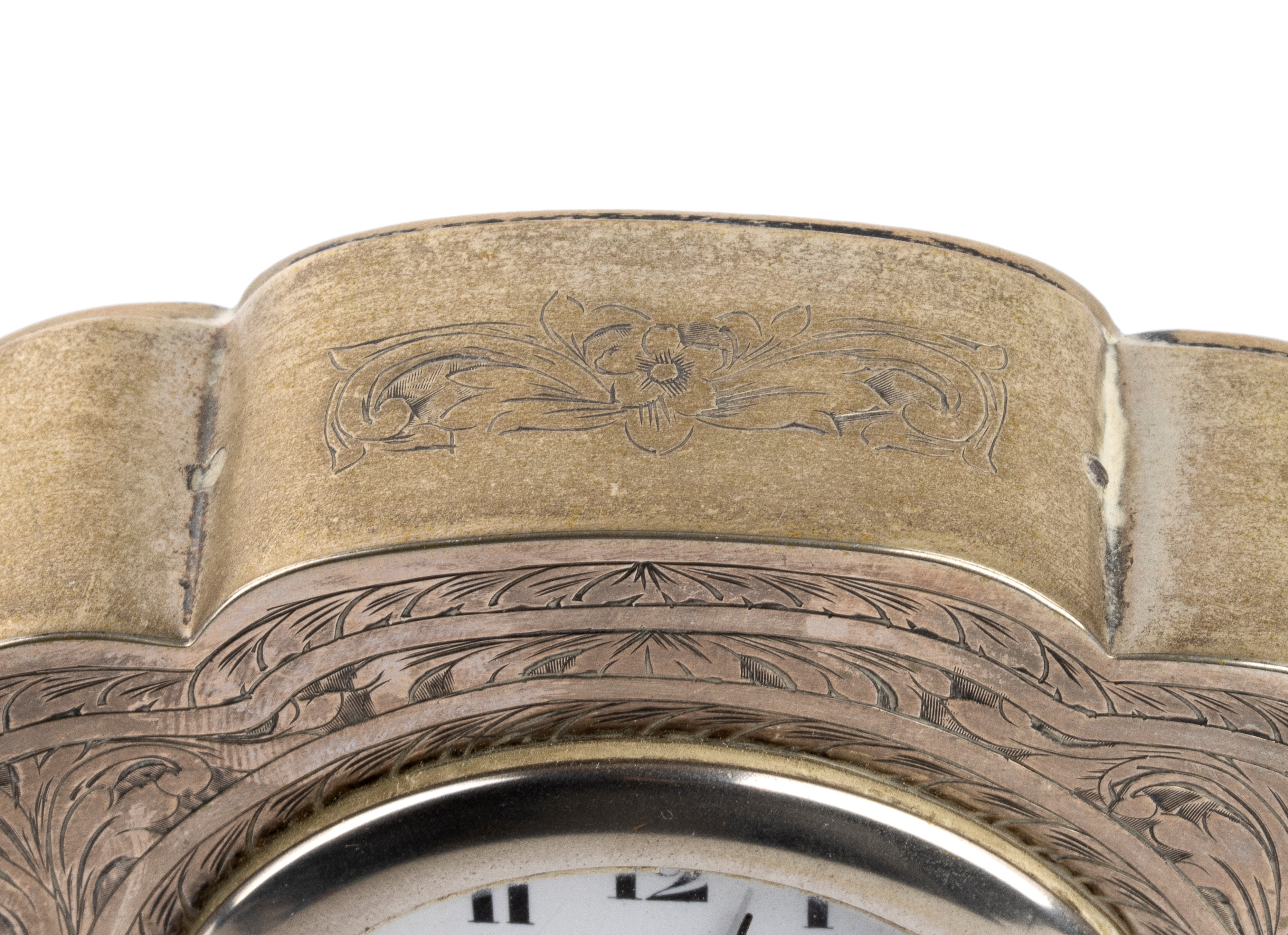 Orologio da tavolo italiano in argento 800/1000, incisioni vegetali