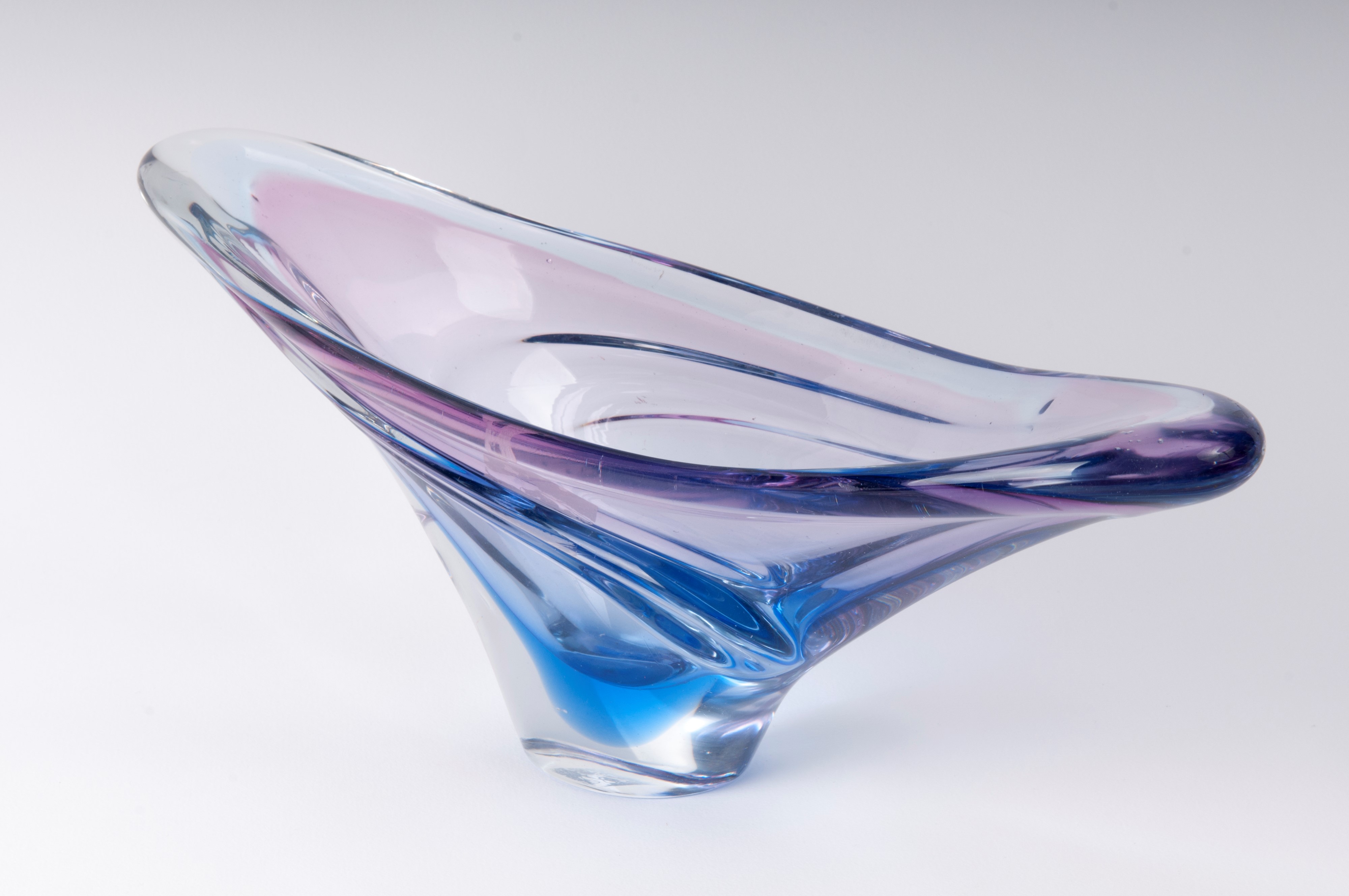 Flavio Poli - Seguso Vetri D’arte - Centrotavola in Vetro Sommerso a Nuaces Viola e Blu
