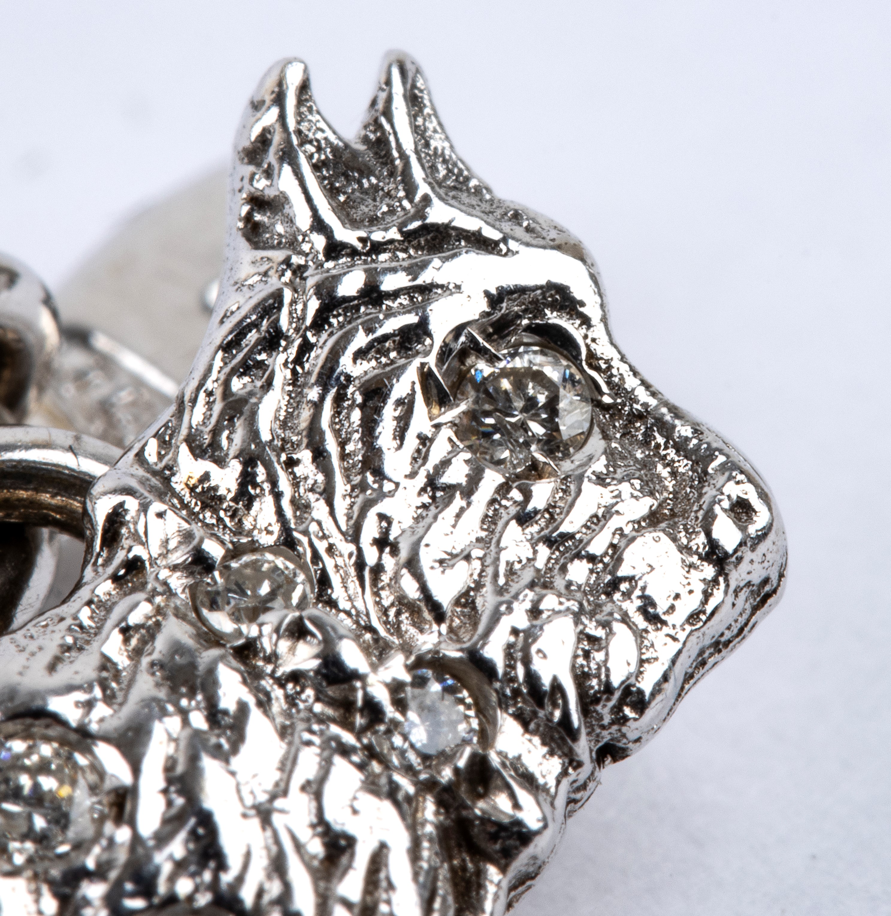 Gemelli in oro bianco 18k a forma di cane con diamanti