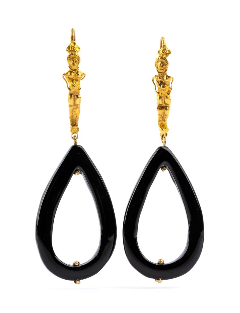 Orecchini pendenti in oro e onice