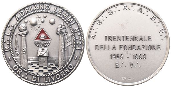 Medaglia R. L. "Adriano Lemmi" N° 704 Or. Di Livorno, Trentennale Della Fondazione 1969 - 1999 E. V. (37,3 mm)  - Asta MASSONICA  Medaglie, Distintivi e Gioielli di Loggia  dai primi dell'800 al tardo ‘900 - Bertolami Fine Art - Casa d'Aste
