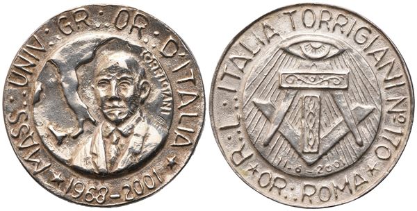 Medaglia R. L. "Italia Torrigiani" N° 170 OR. Roma, Mass. Univ. Gr. Or. D'Italia, 1968 - 11.06.2001, AG (39 mm)  - Auction MASONIC MEDALS & JEWELS From the Early 19th to the Late 20th Century - Bertolami Fine Art - Casa d'Aste