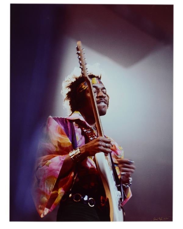 DAVID REDFERN : Jimi Hendrix  (Royal Albert Hall, London, February 1969)  - Auction Photographs from important european collections - Bertolami Fine Art - Casa d'Aste
