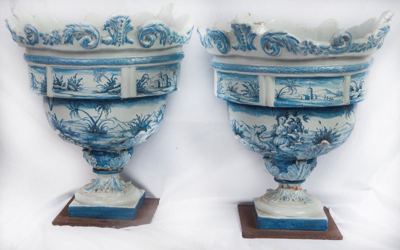 Coppia di Vasi in Ceramica di Forma Tronco Conica