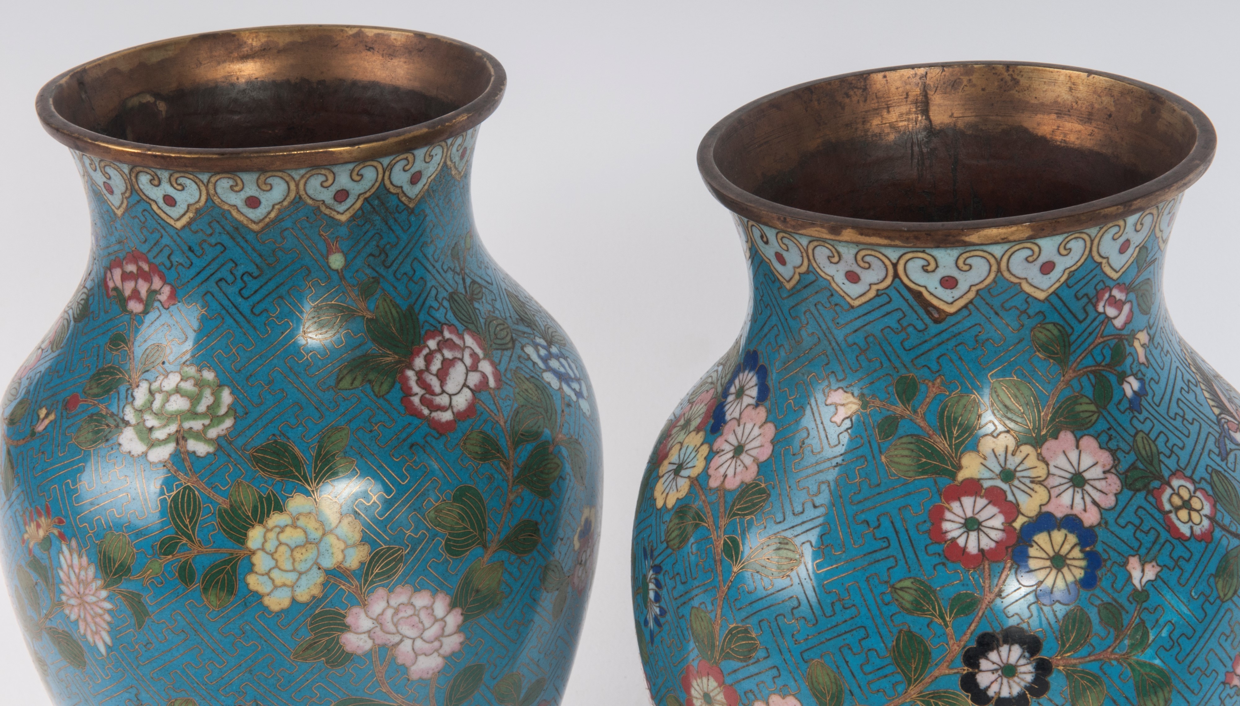 Coppia di Vasi in Bronzo Smaltato