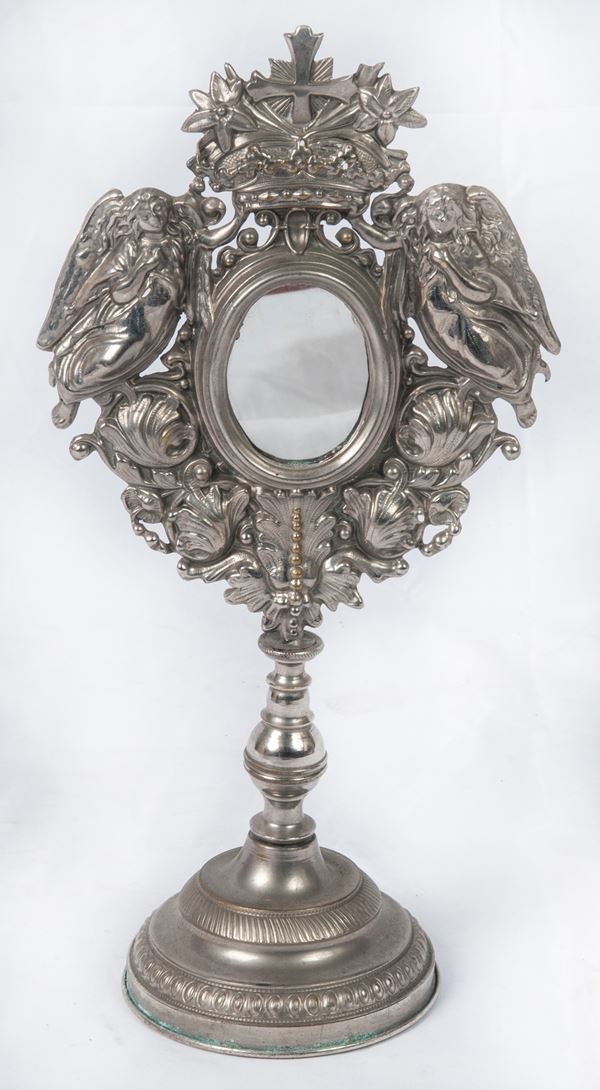Monstrance with mirror
