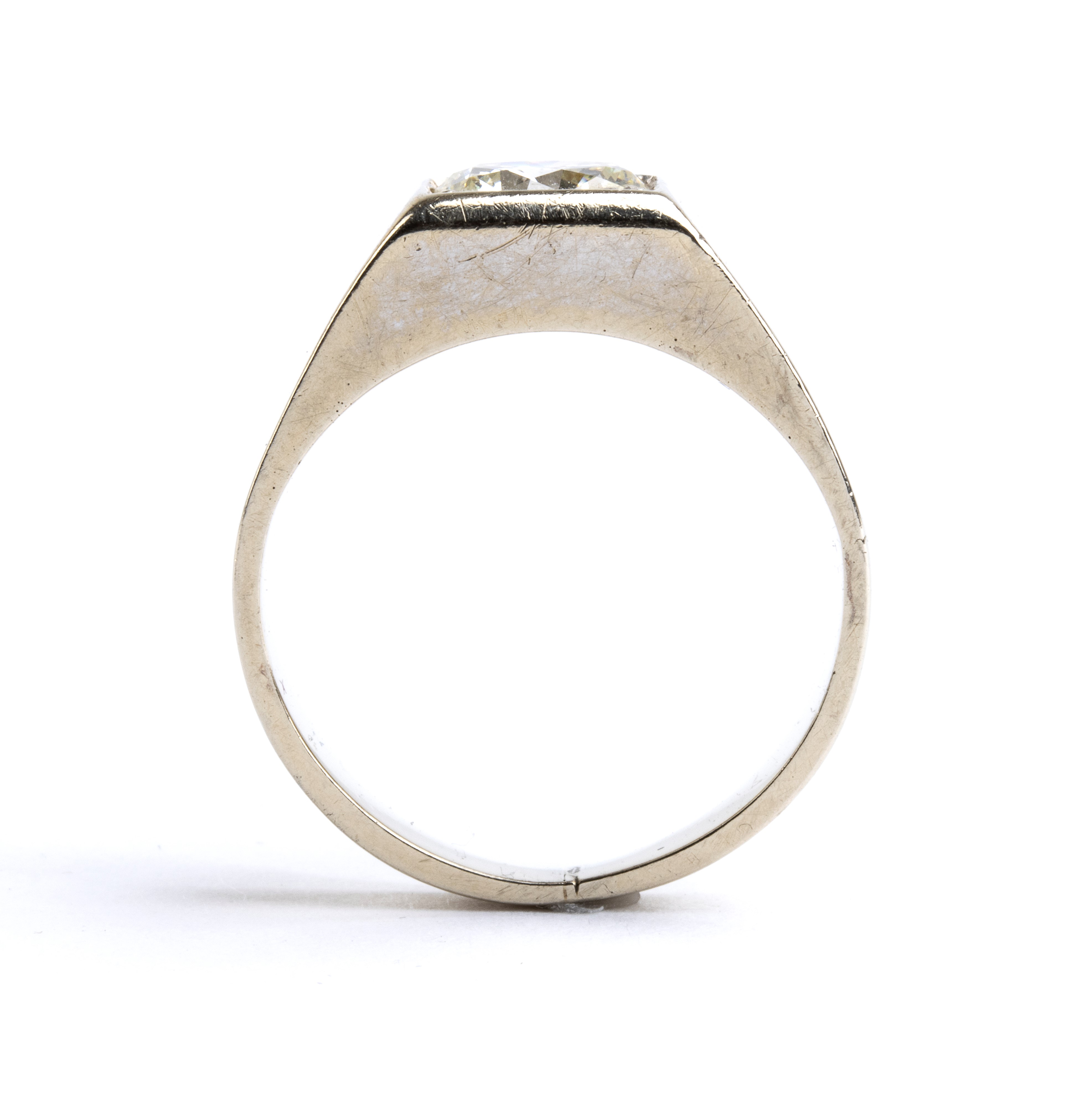 Anello solitario in oro con diamante