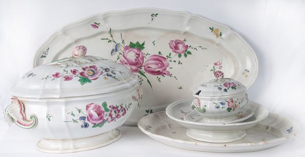 Servizio da tavolo in ceramica bianca