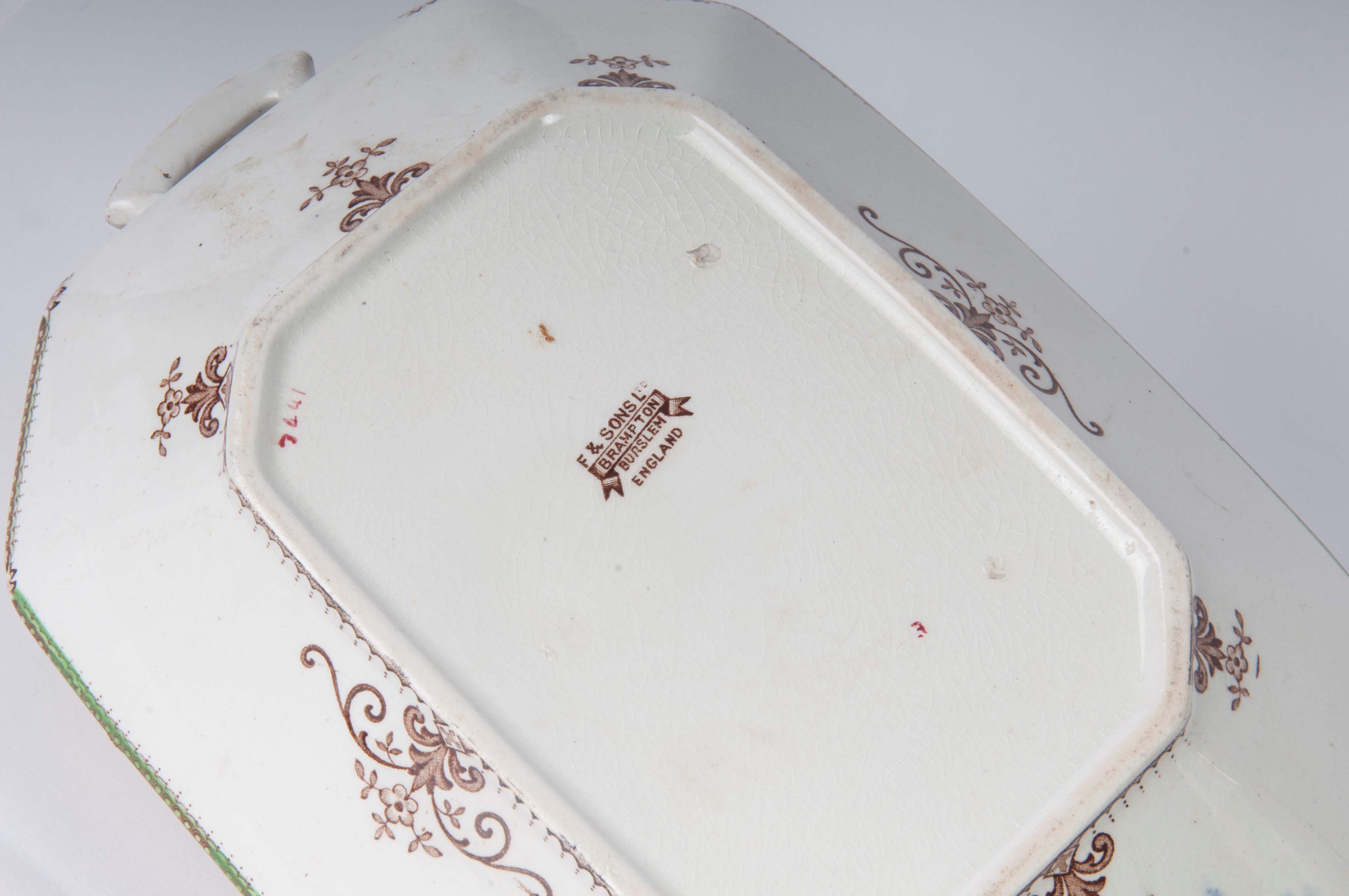Lotto di Due Terrine Ottagonali con Sette Vassoi