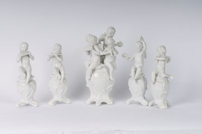 Ginori, Insieme di angeli musicanti in porcellana bianca, centrotavola