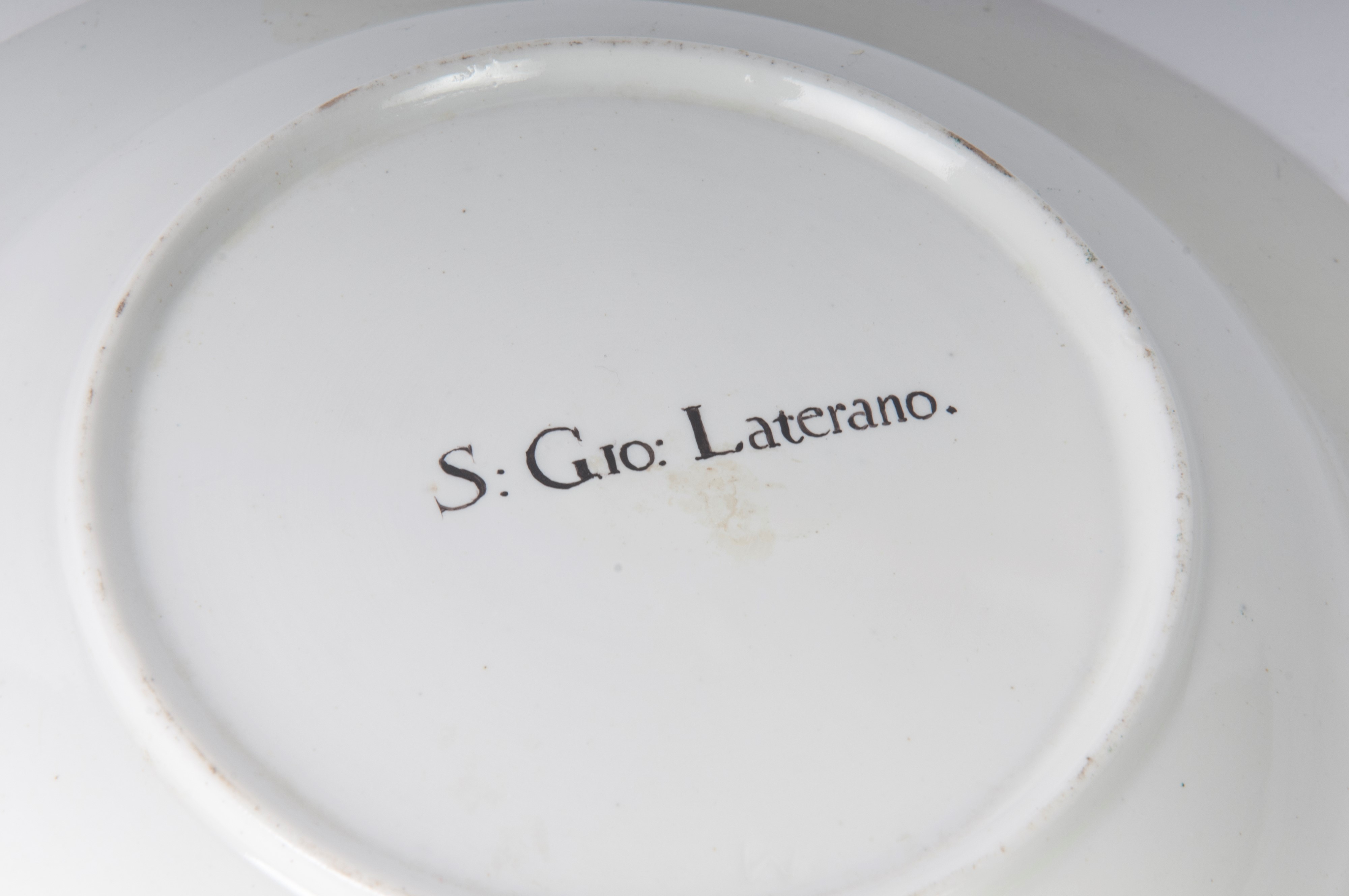 Lotto di quattro scodelle in porcellana.