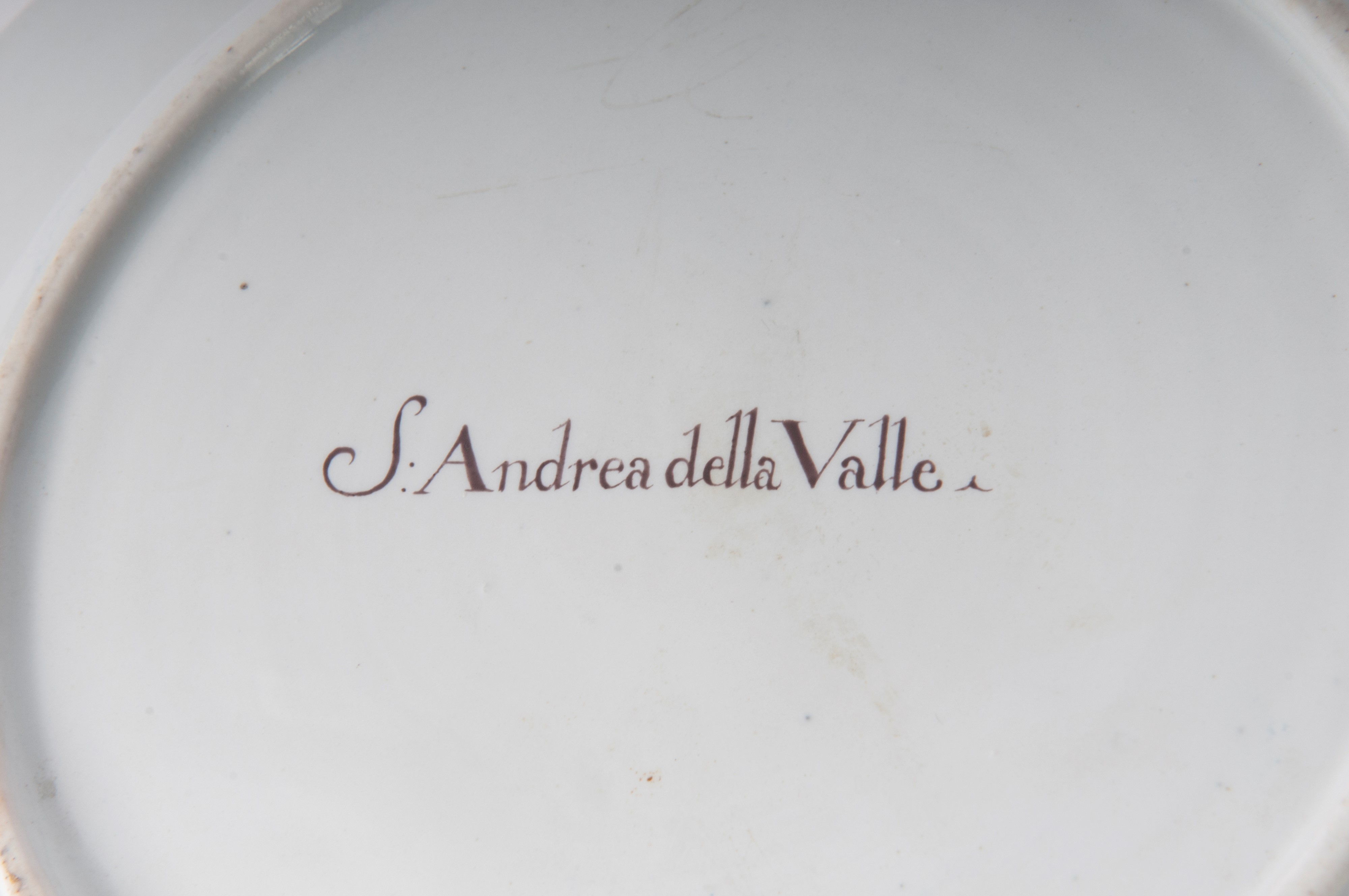Lotto di quattro scodelle in porcellana.