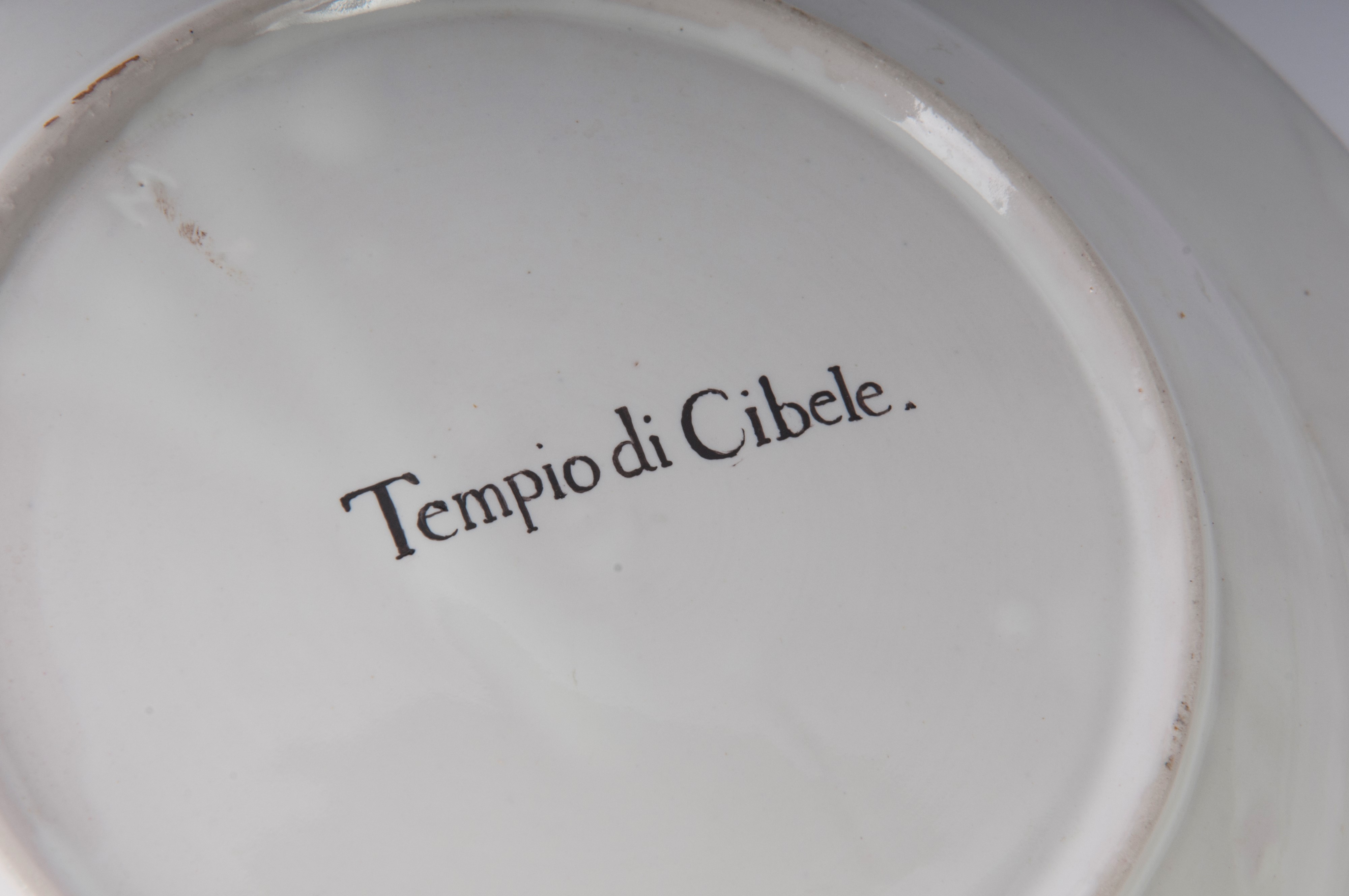 Lotto di quattro scodelle in porcellana.