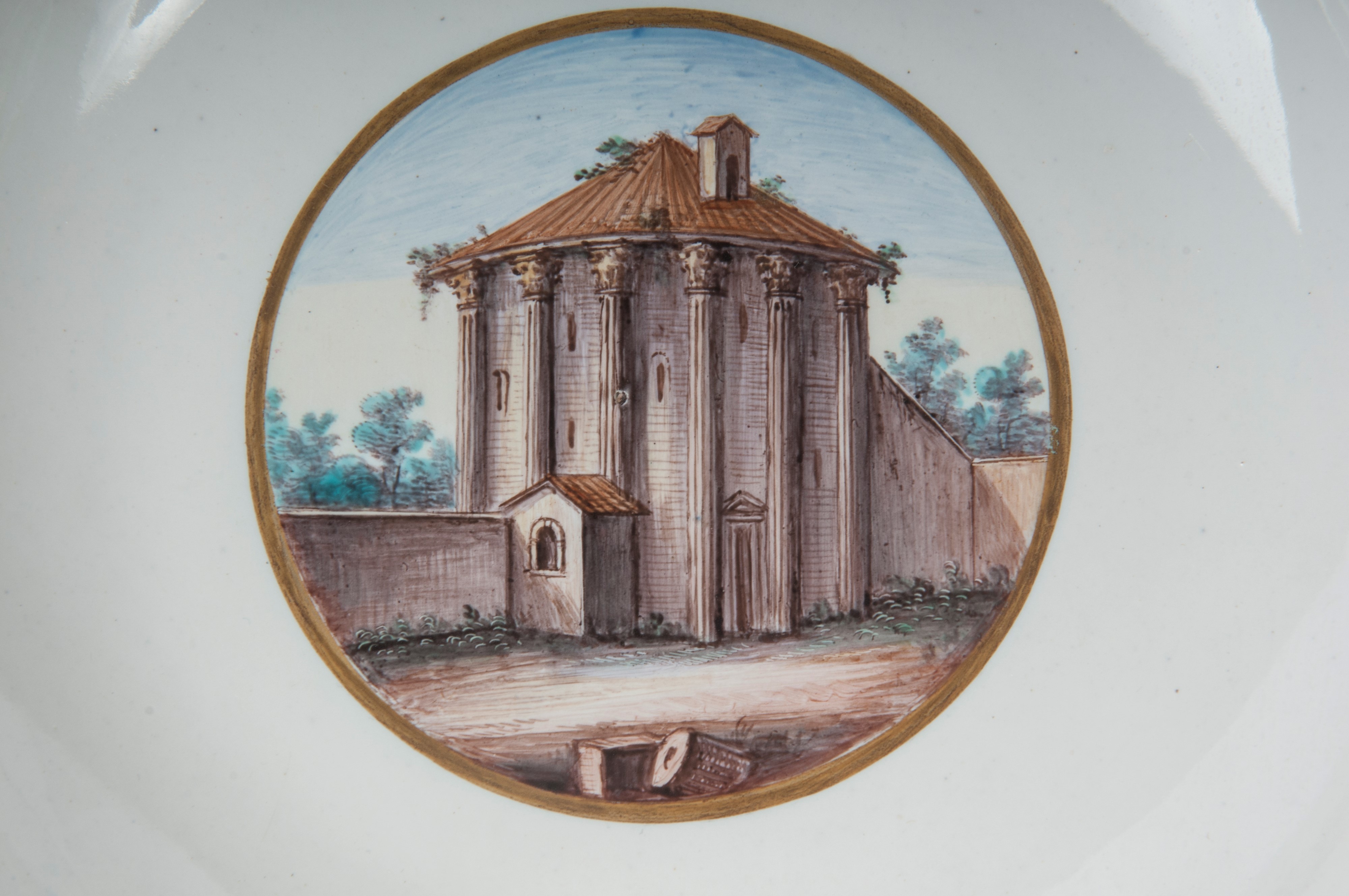 Lotto di quattro scodelle in porcellana.