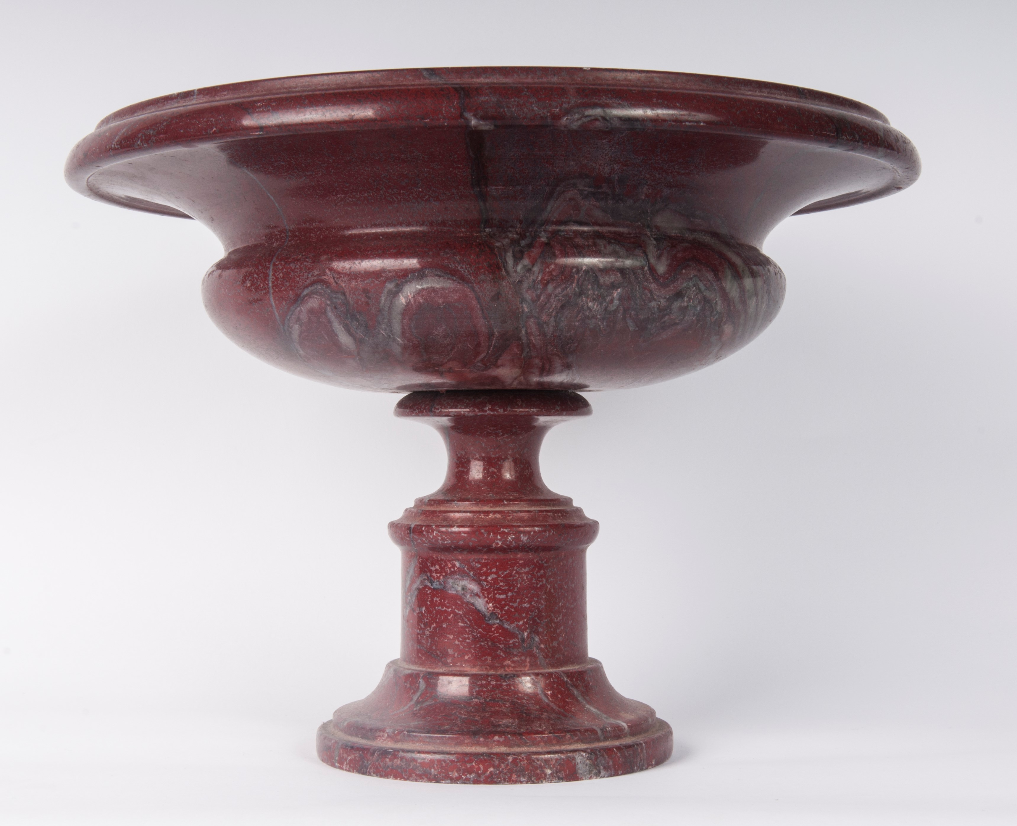 Centrotavola a bacile in diaspro rosso di Sicilia
