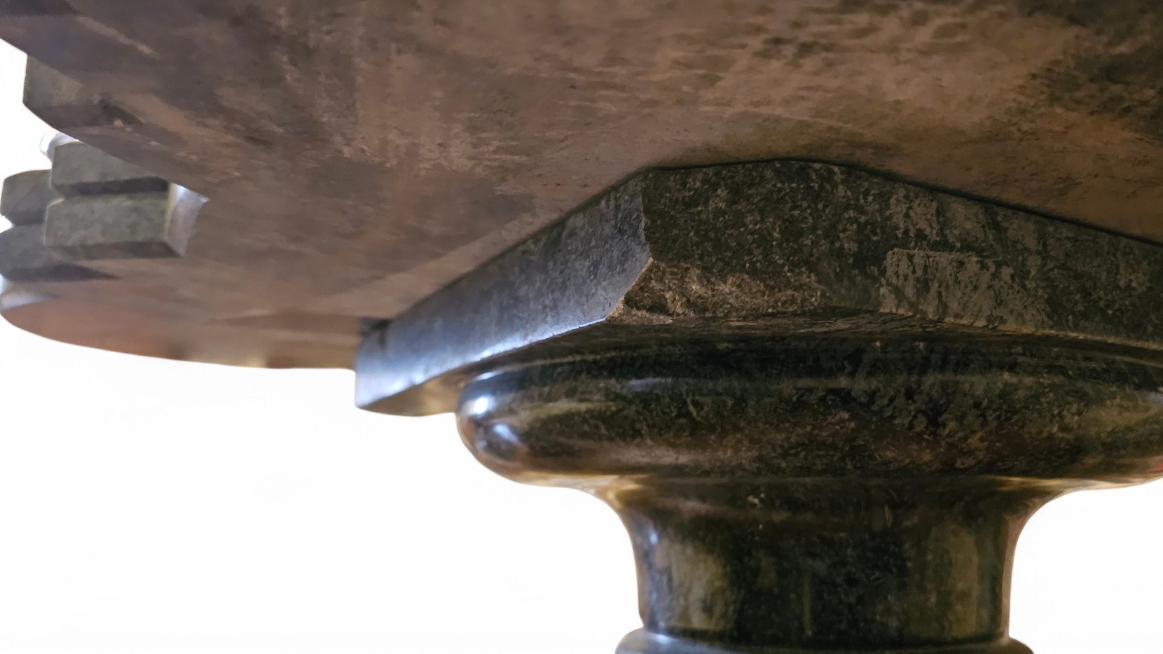 Marcello Mortet - Fontana delle Naiadi in argento con basamento in marmo verde