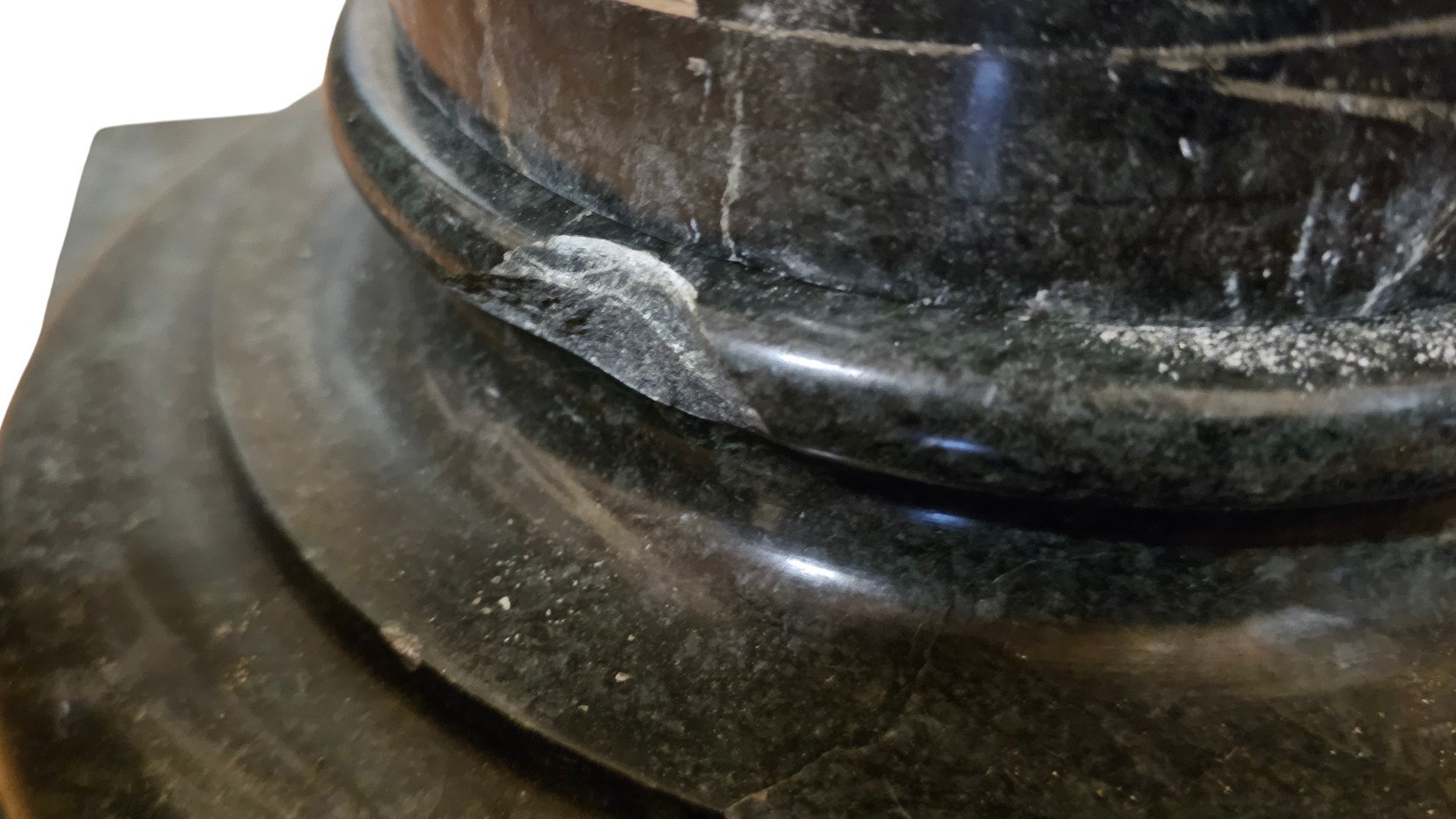 Marcello Mortet - Fontana delle Naiadi in argento con basamento in marmo verde