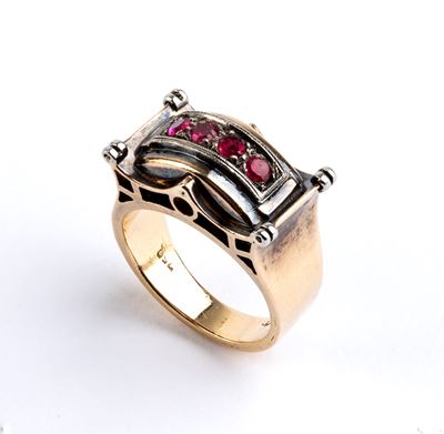 Anello in oro giallo 18k e argento con quattro rubini