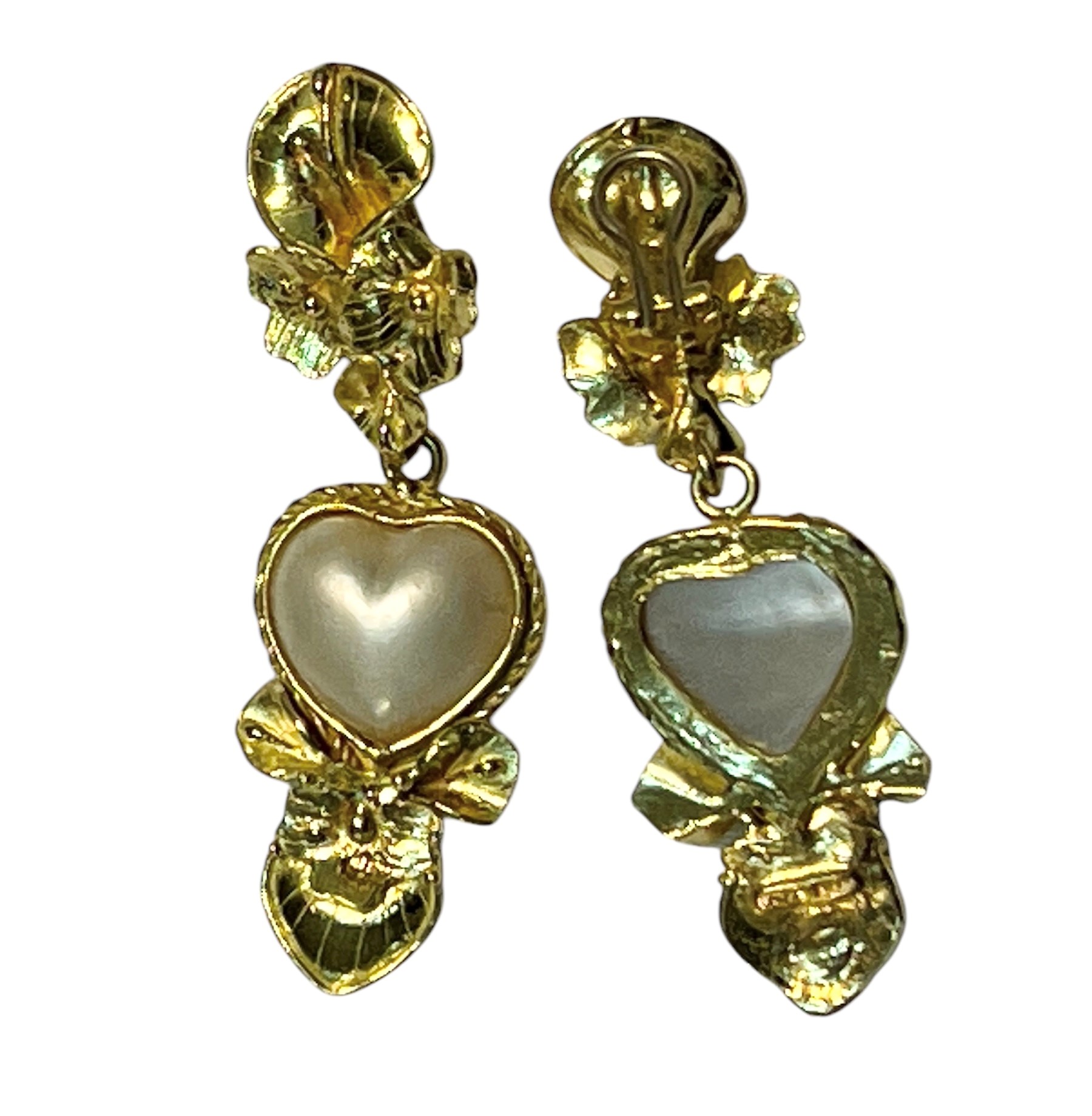 Orecchini, montatura in oro giallo 18k con perle Mabè a forma di cuore