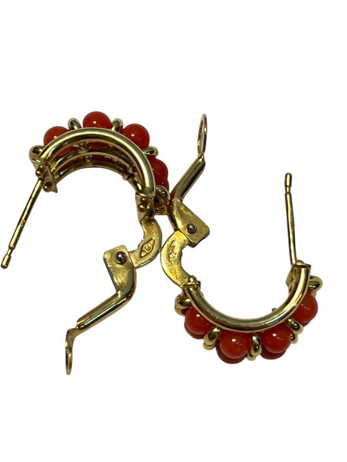 Paio di orecchini, oro 18k e corallo Mediterraneo (Corallum Rubrum)