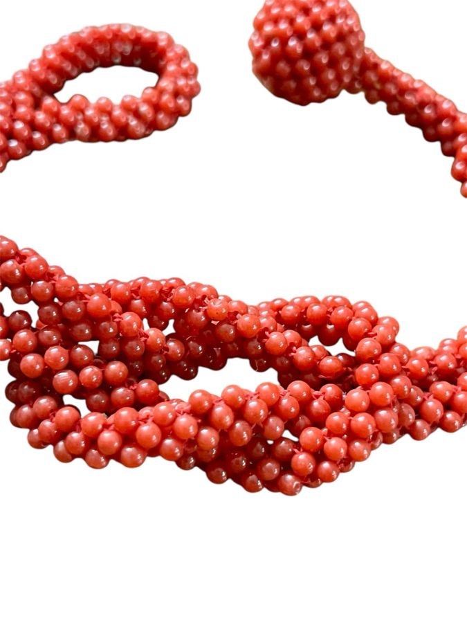 Bracciale in corallo mediterraneo (Corallium rubrum), maglia tessuta a nodo marinaio