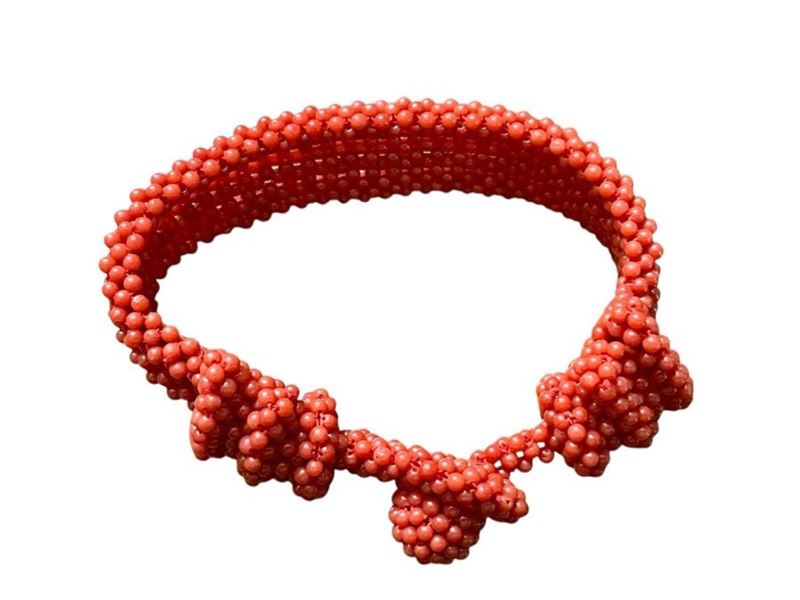 Bracciale in corallo Mediterraneo (Corallium rubrum), a maglia tessuta